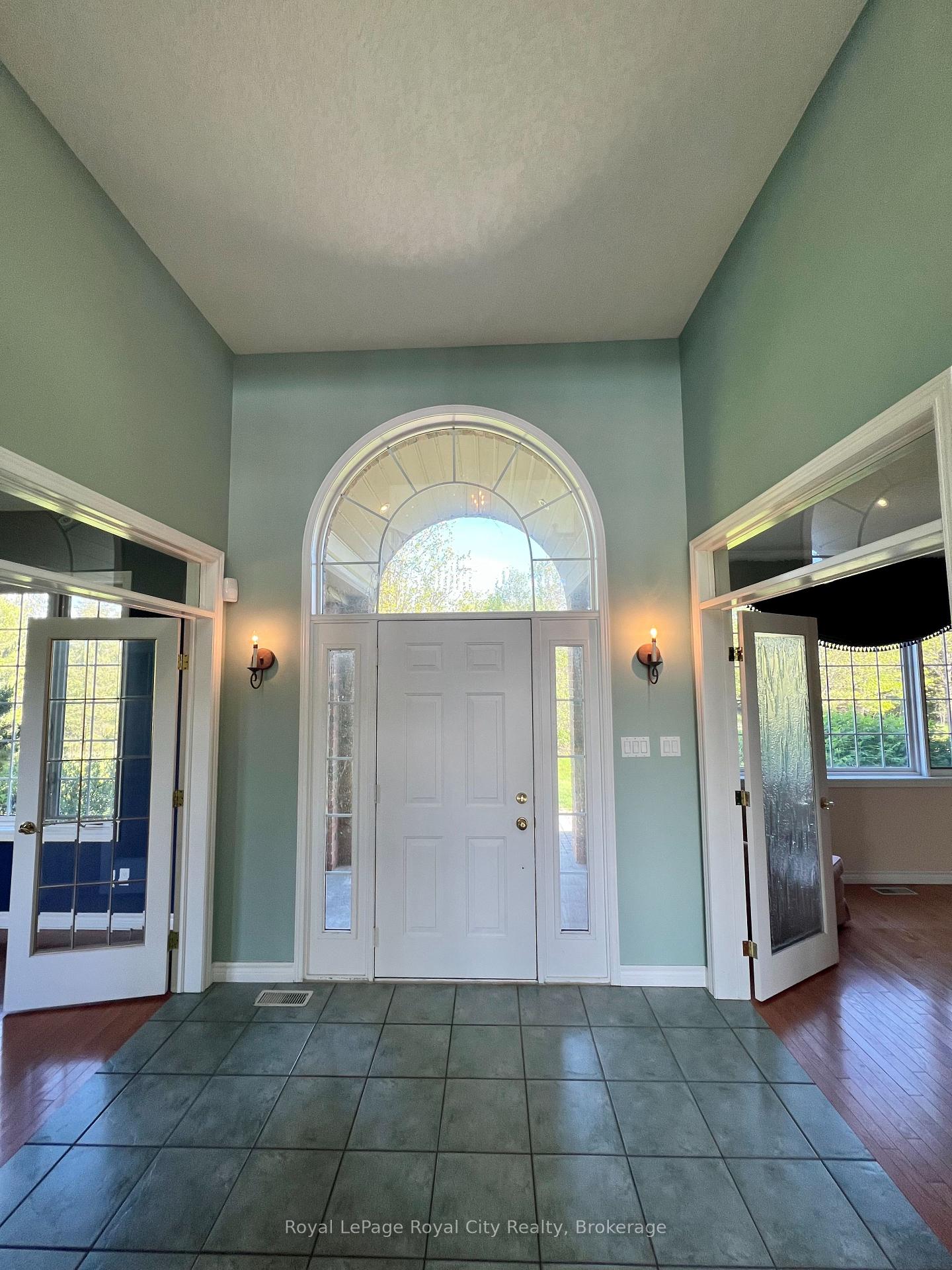 Photo 2 of Unit MAIN, 287 Clair Road E, Guelph, Pineridge/Westminster Woods — HOMEH