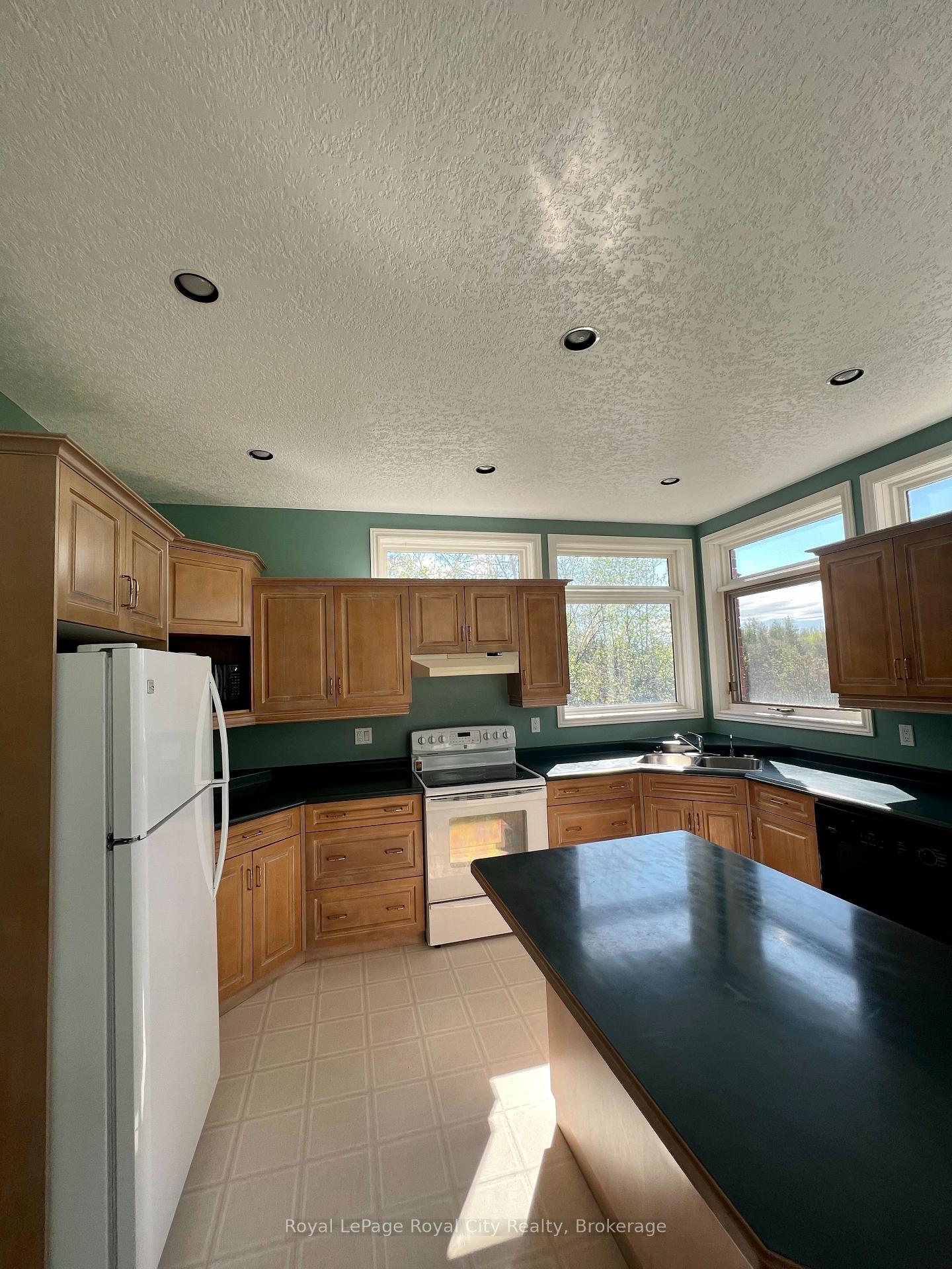 Photo 5 of Unit MAIN, 287 Clair Road E, Guelph, Pineridge/Westminster Woods — HOMEH