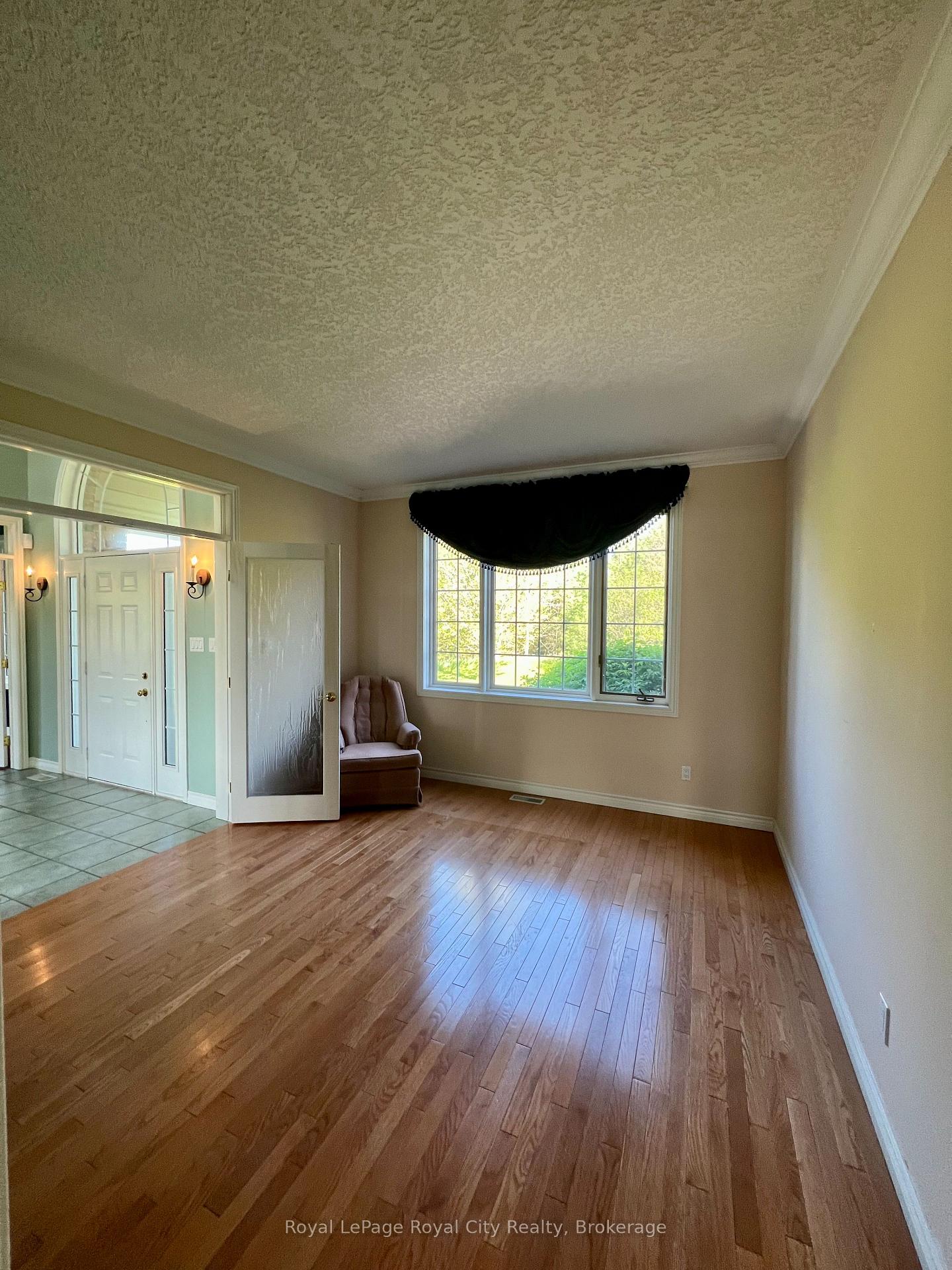 Photo 12 of Unit MAIN, 287 Clair Road E, Guelph, Pineridge/Westminster Woods — HOMEH