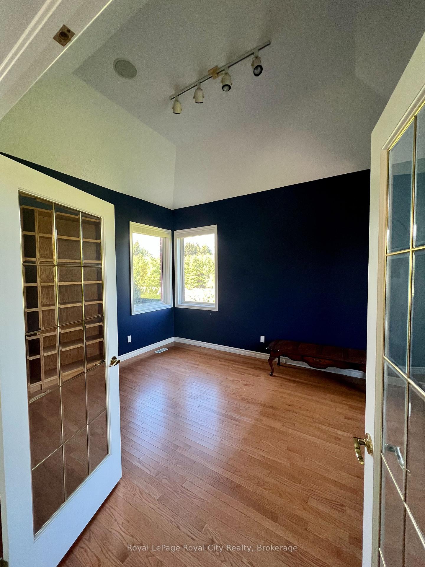 Photo 13 of Unit MAIN, 287 Clair Road E, Guelph, Pineridge/Westminster Woods — HOMEH