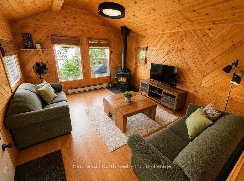 Photo 4 of 98 West Ham Lake Road, Killarney — HOMEH