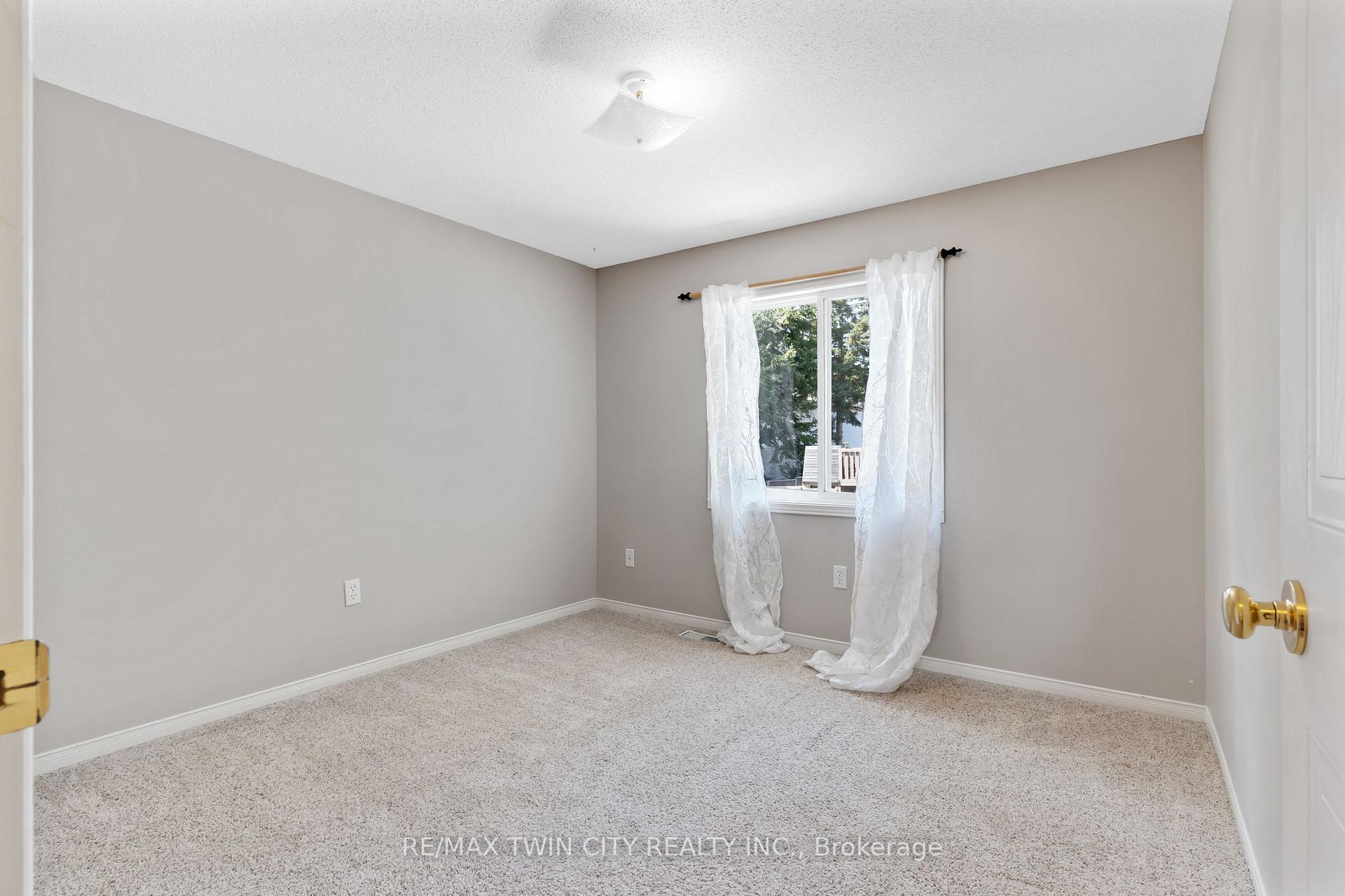 Photo 17 of 129 Kovac Road, Cambridge, Greenway-Chaplin — HOMEH