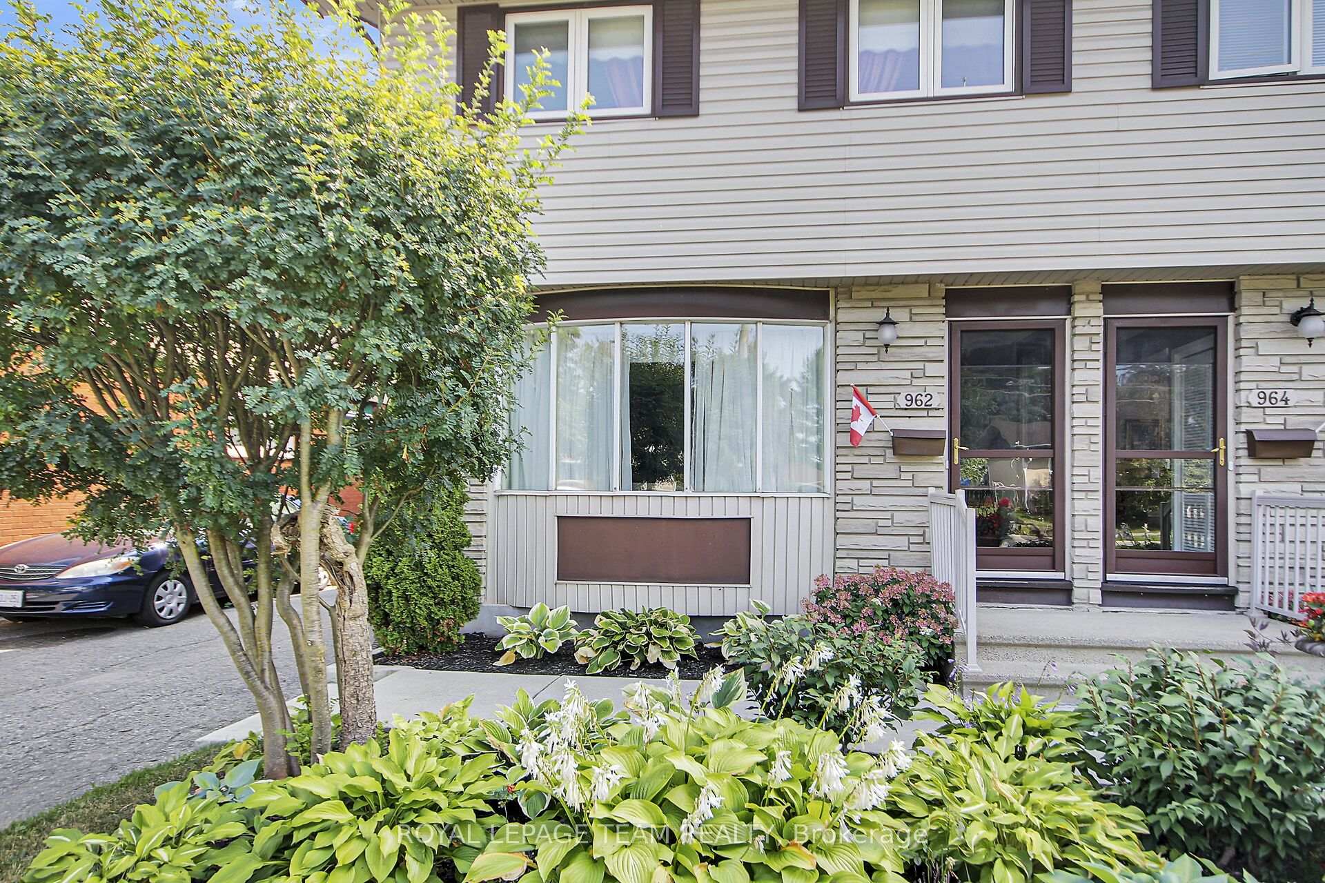 Photo 2 of 962 Dynes Road, Ottawa, Carleton Square — HOMEH