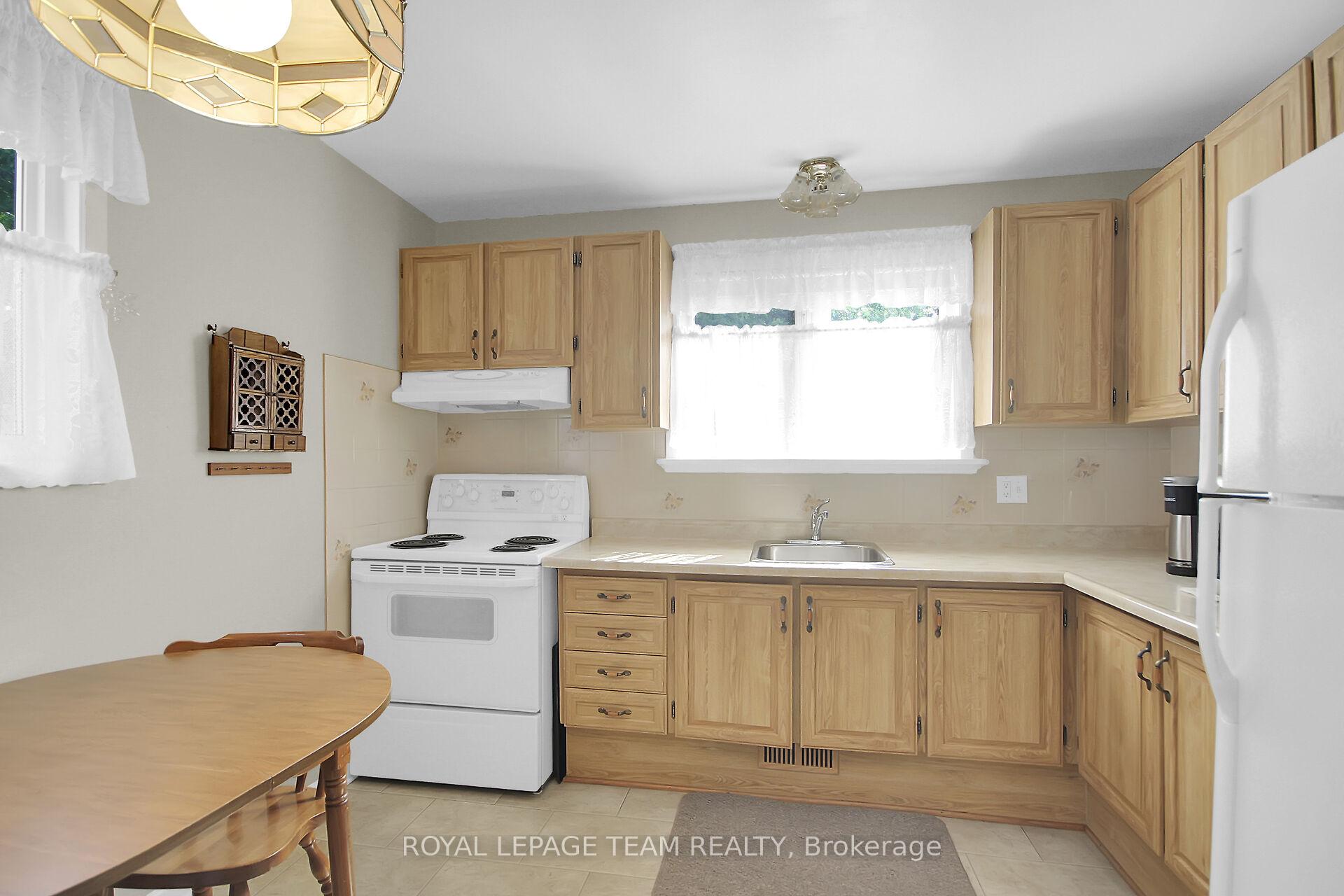 Photo 12 of 962 Dynes Road, Ottawa, Carleton Square — HOMEH
