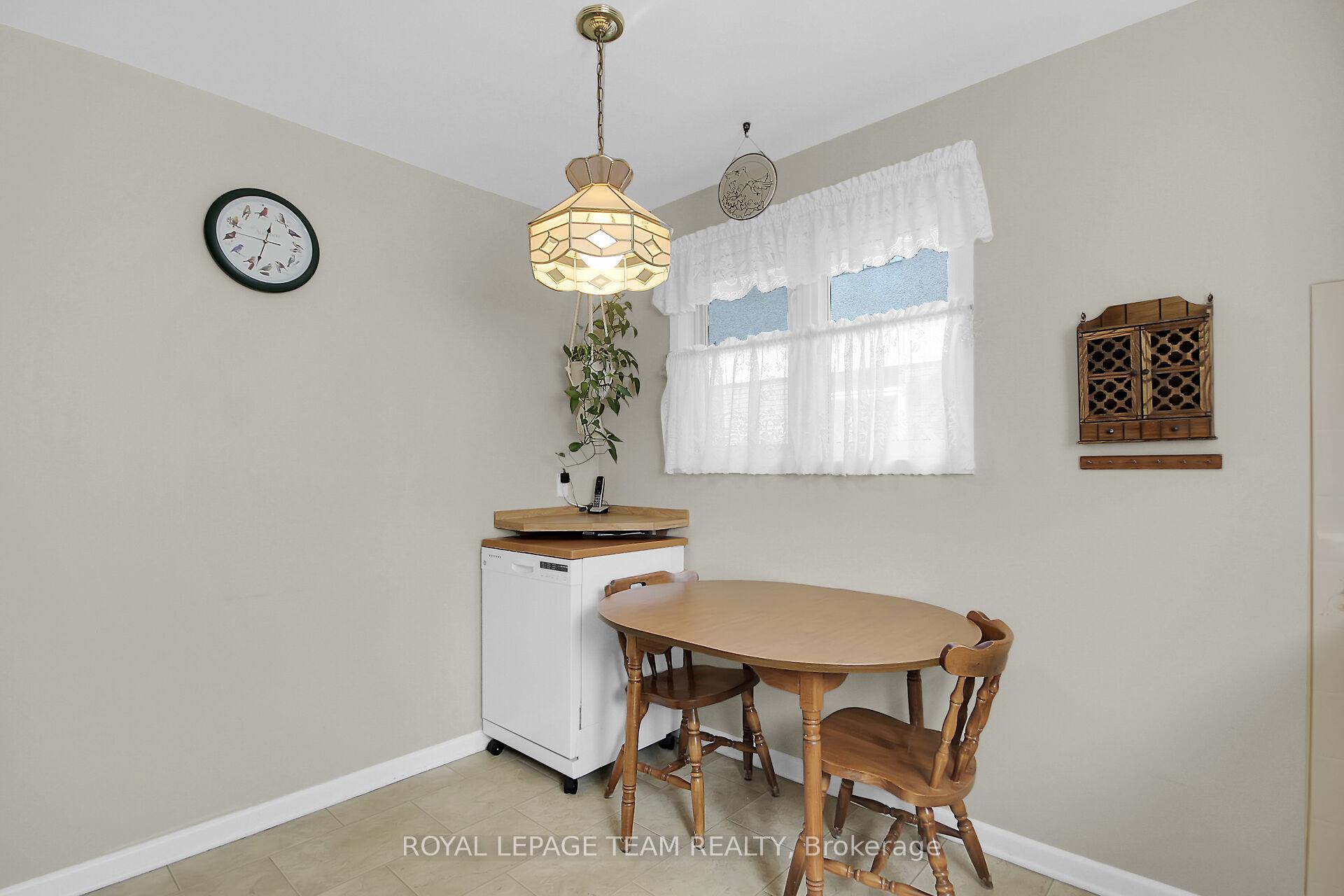 Photo 13 of 962 Dynes Road, Ottawa, Carleton Square — HOMEH