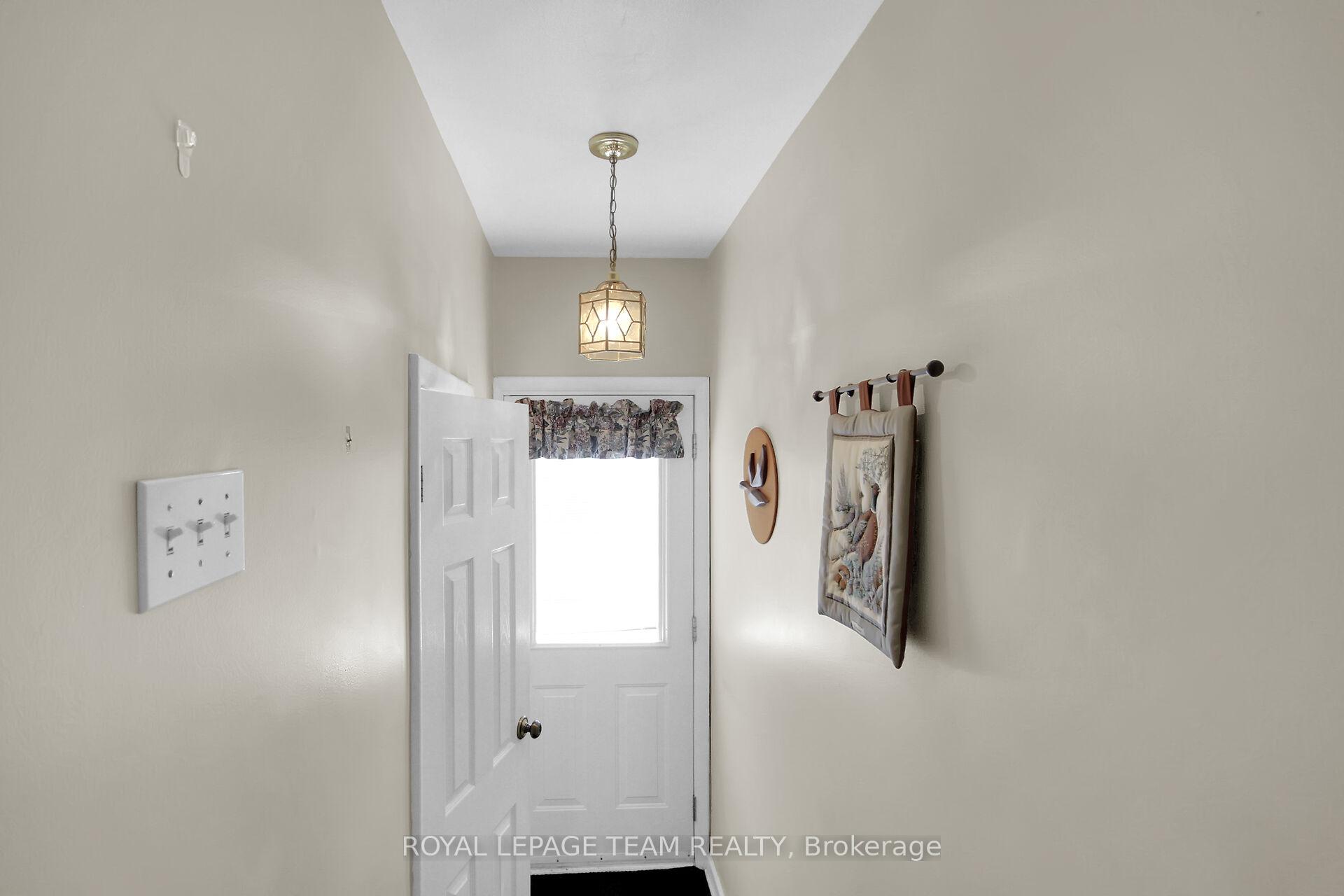 Photo 15 of 962 Dynes Road, Ottawa, Carleton Square — HOMEH