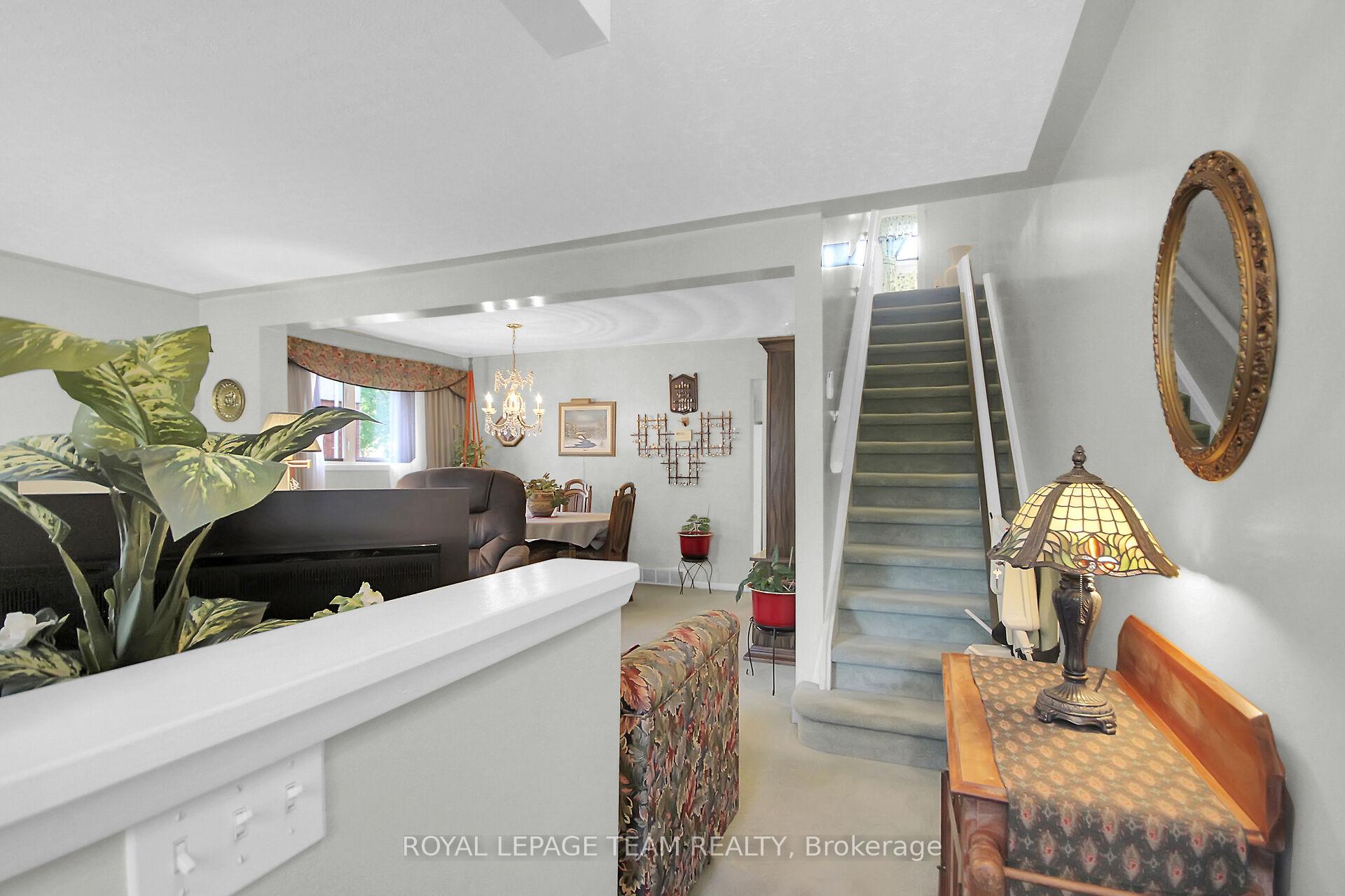 Photo 16 of 962 Dynes Road, Ottawa, Carleton Square — HOMEH
