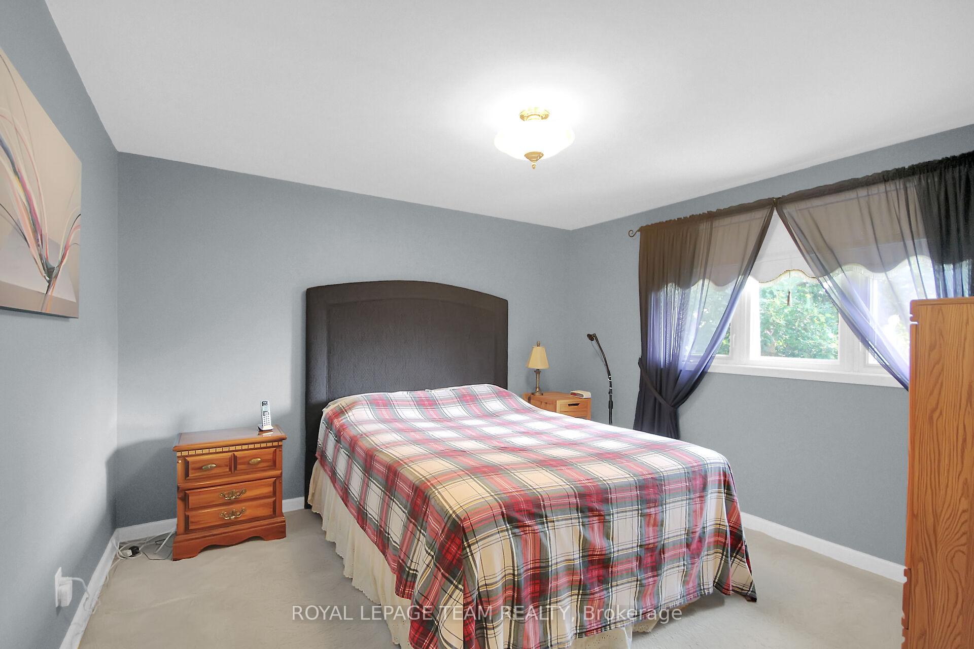 Photo 18 of 962 Dynes Road, Ottawa, Carleton Square — HOMEH