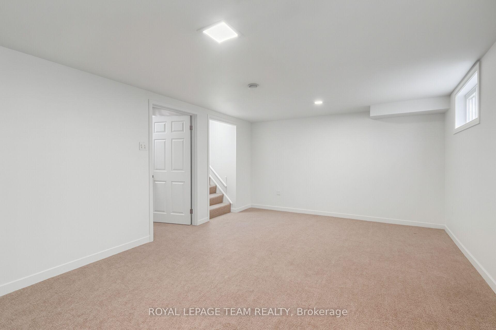 Photo 24 of 962 Dynes Road, Ottawa, Carleton Square — HOMEH