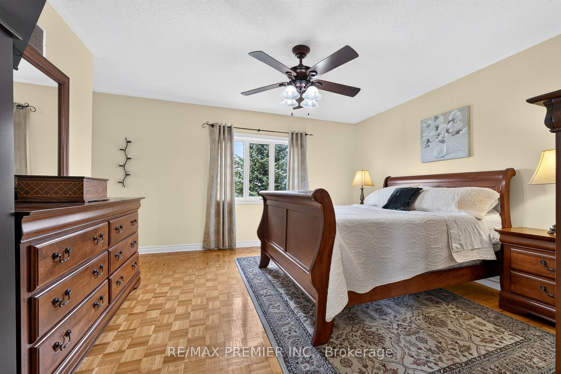Photo 18 of 83 Royal Ridge Crescent, Vaughan, Maple — HOMEH