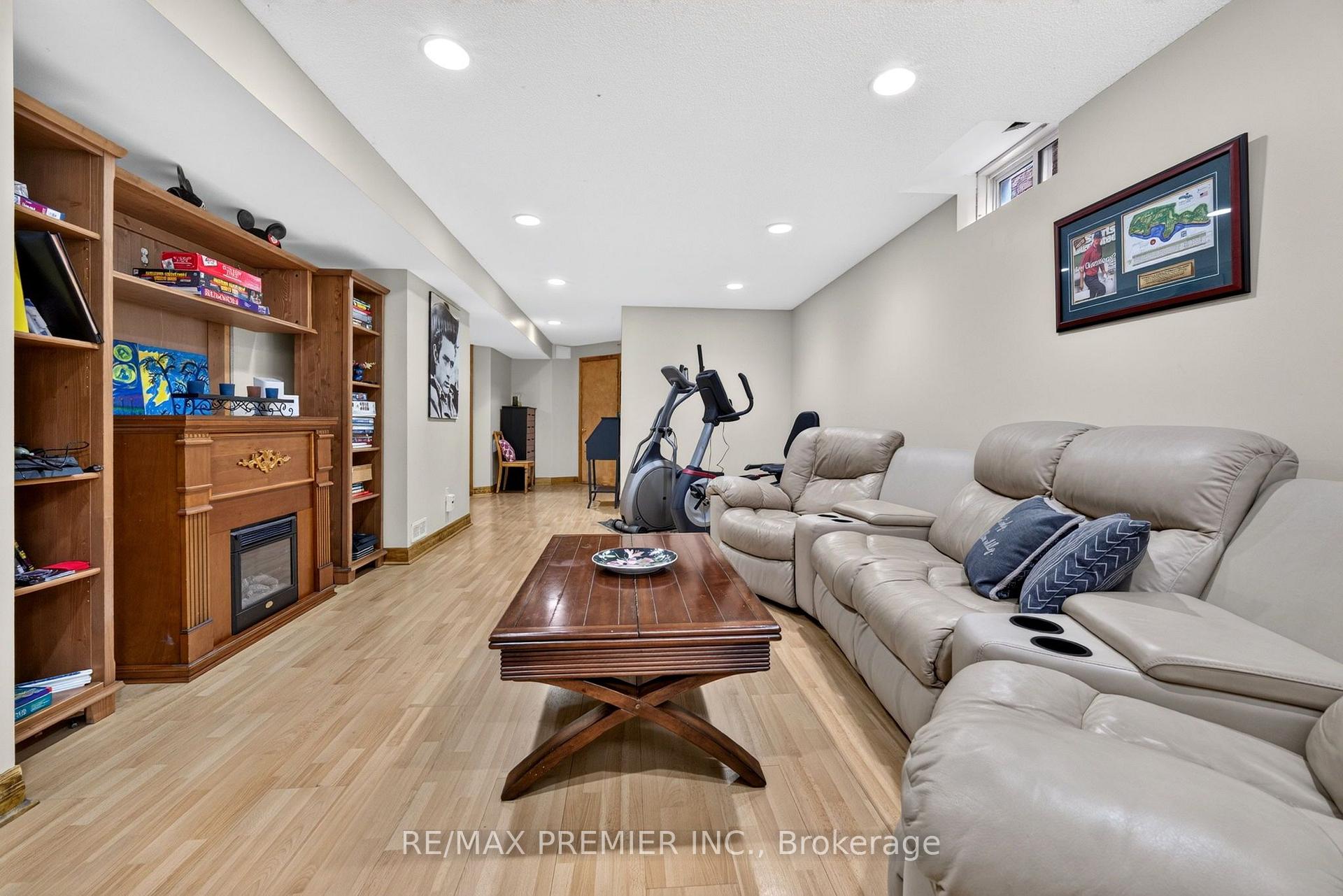 Photo 28 of 83 Royal Ridge Crescent, Vaughan, Maple — HOMEH