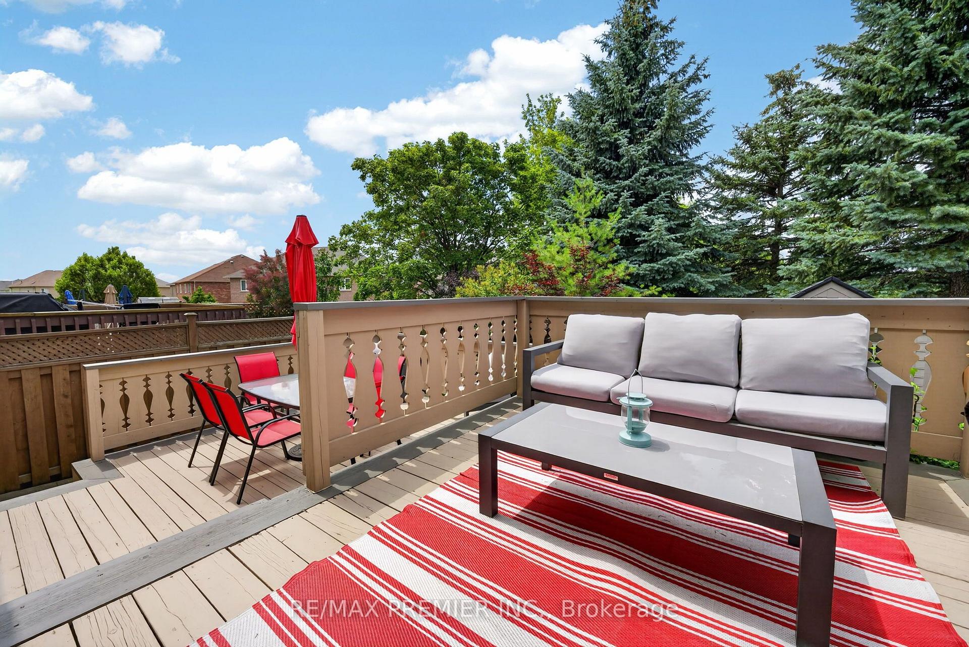 Photo 29 of 83 Royal Ridge Crescent, Vaughan, Maple — HOMEH