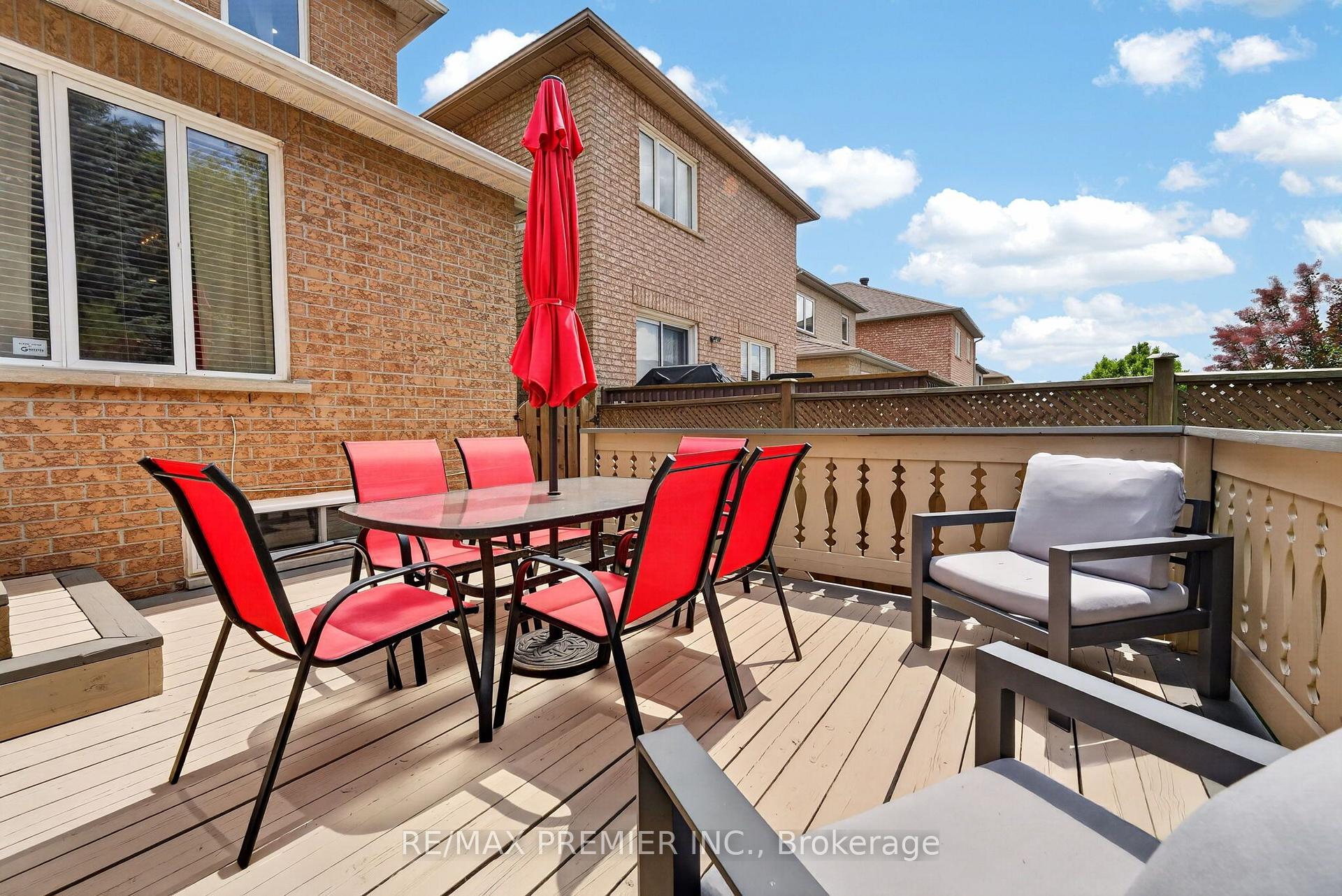 Photo 31 of 83 Royal Ridge Crescent, Vaughan, Maple — HOMEH