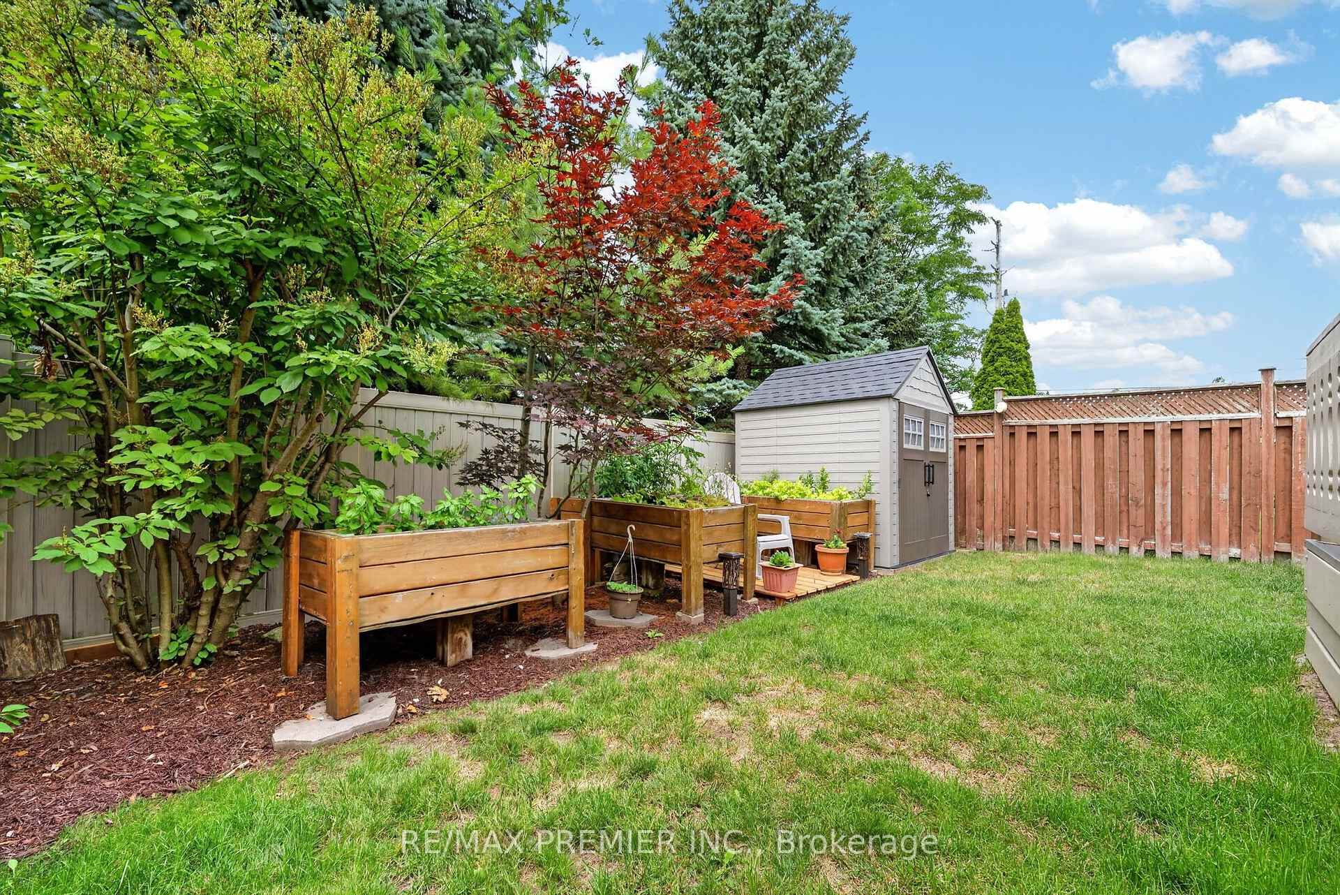 Photo 33 of 83 Royal Ridge Crescent, Vaughan, Maple — HOMEH