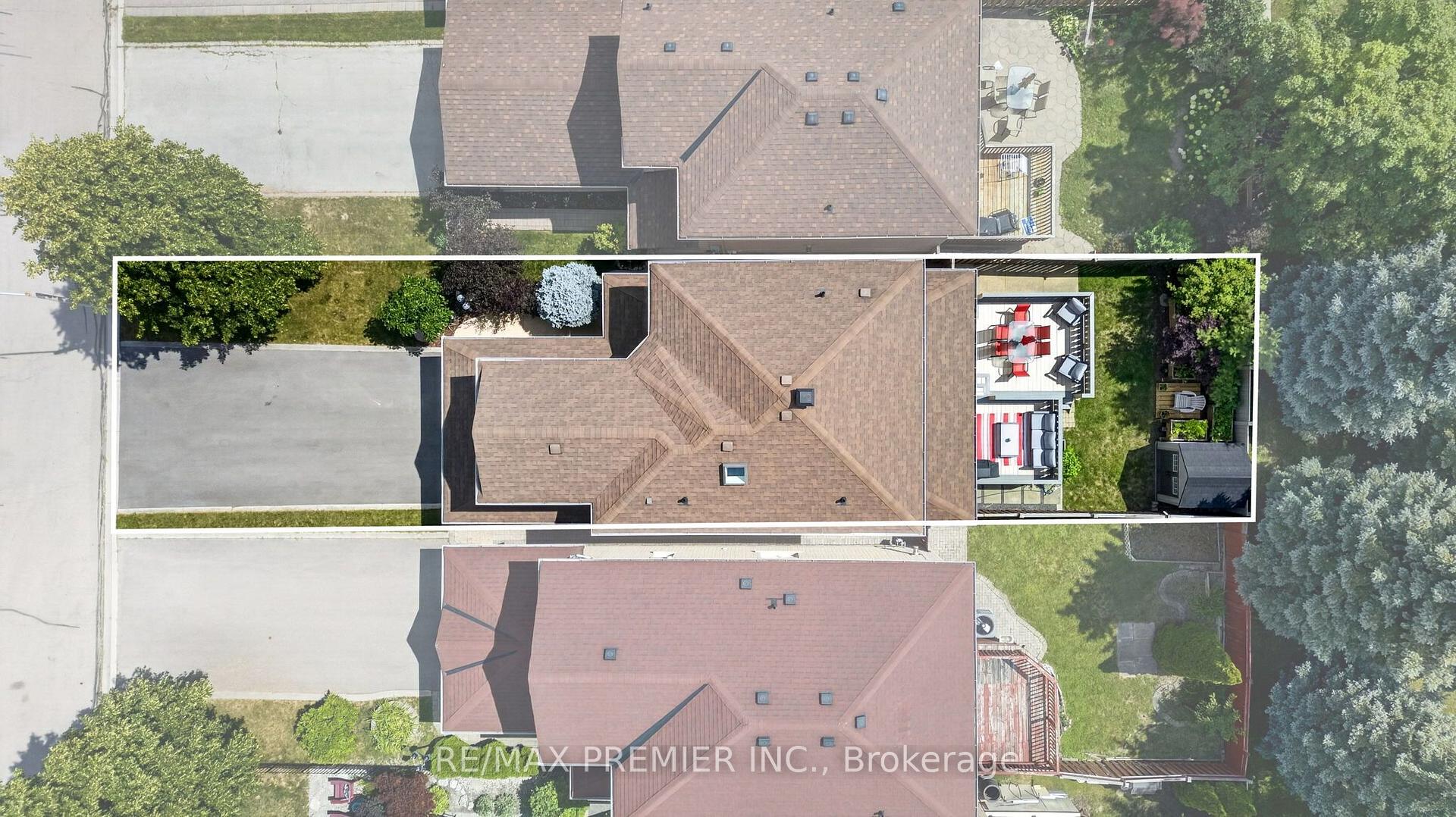 Photo 35 of 83 Royal Ridge Crescent, Vaughan, Maple — HOMEH
