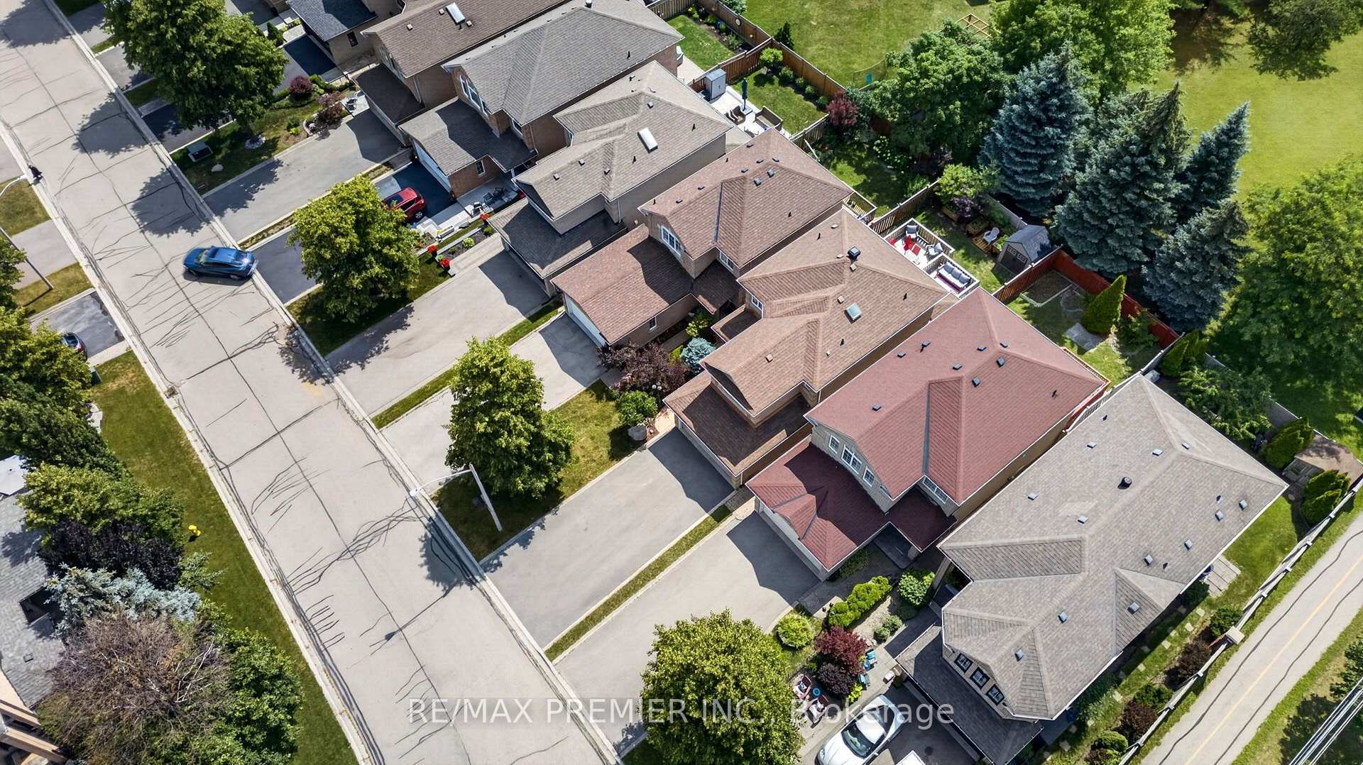Photo 36 of 83 Royal Ridge Crescent, Vaughan, Maple — HOMEH