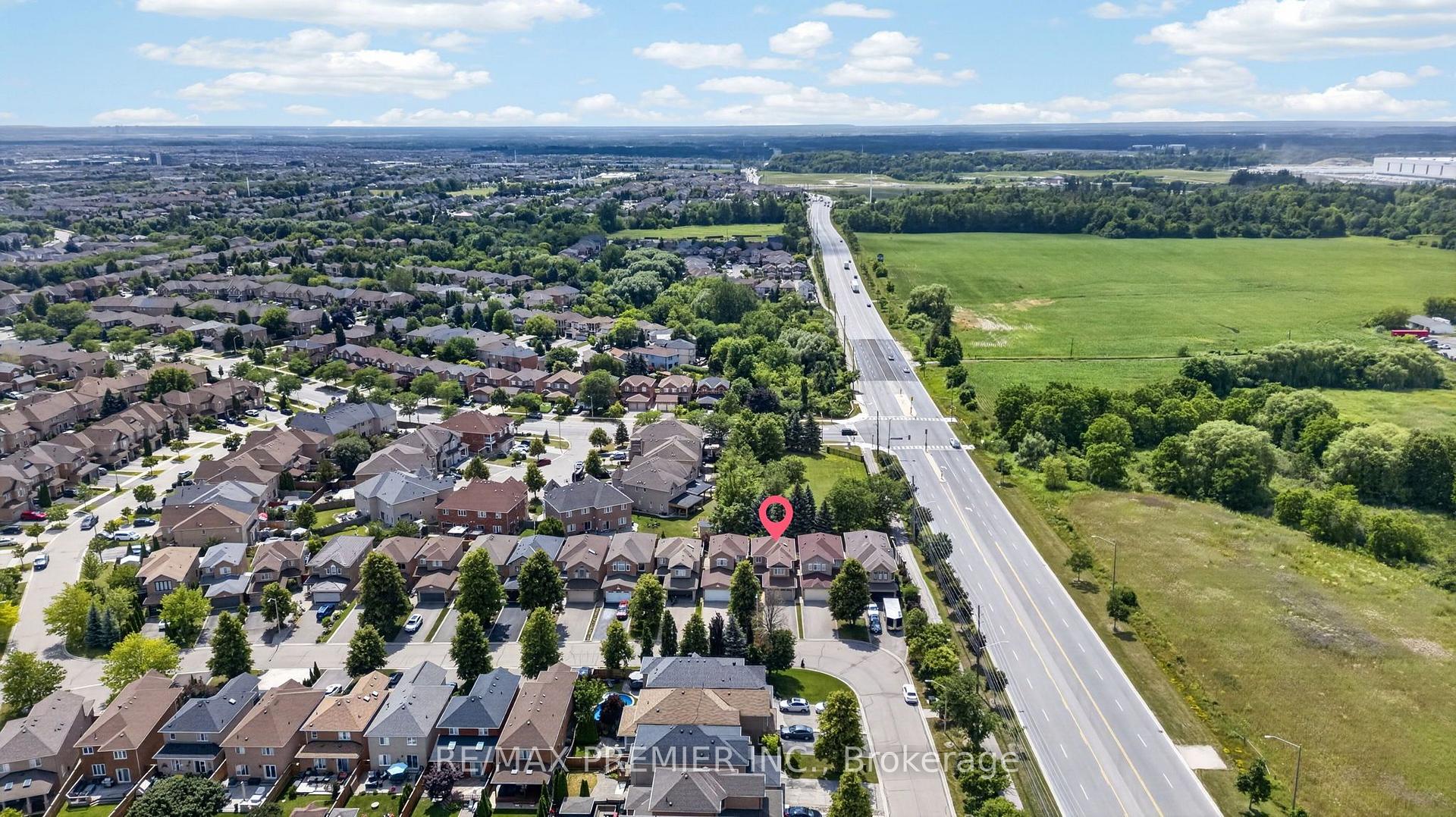 Photo 38 of 83 Royal Ridge Crescent, Vaughan, Maple — HOMEH