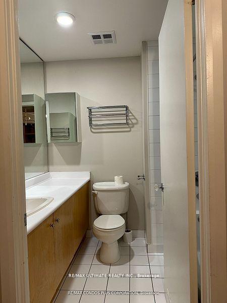 Photo 6 of Unit 904, 700 King Street W, Toronto, Niagara — HOMEH
