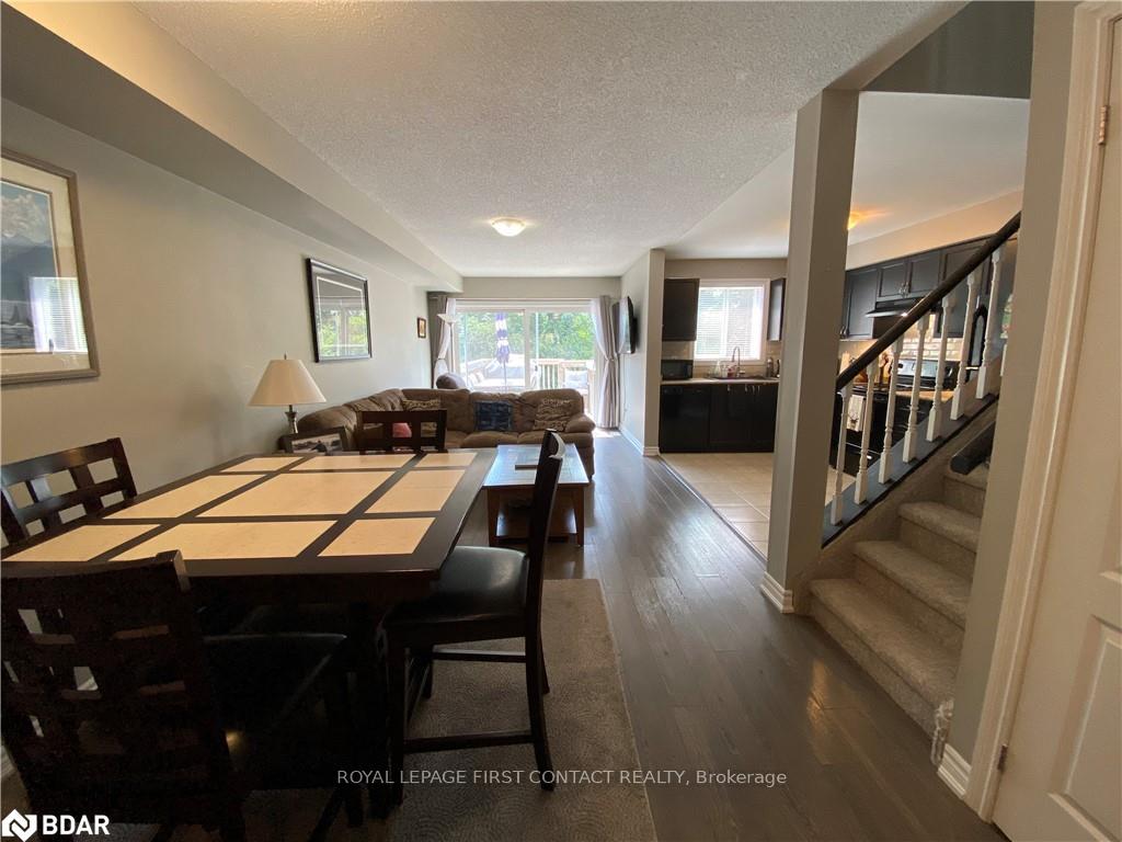 Photo 2 of 63 Sydenham, Barrie, Georgian Drive — HOMEH