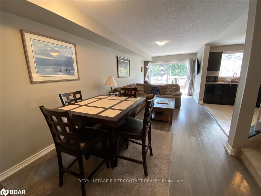 Photo 3 of 63 Sydenham, Barrie, Georgian Drive — HOMEH