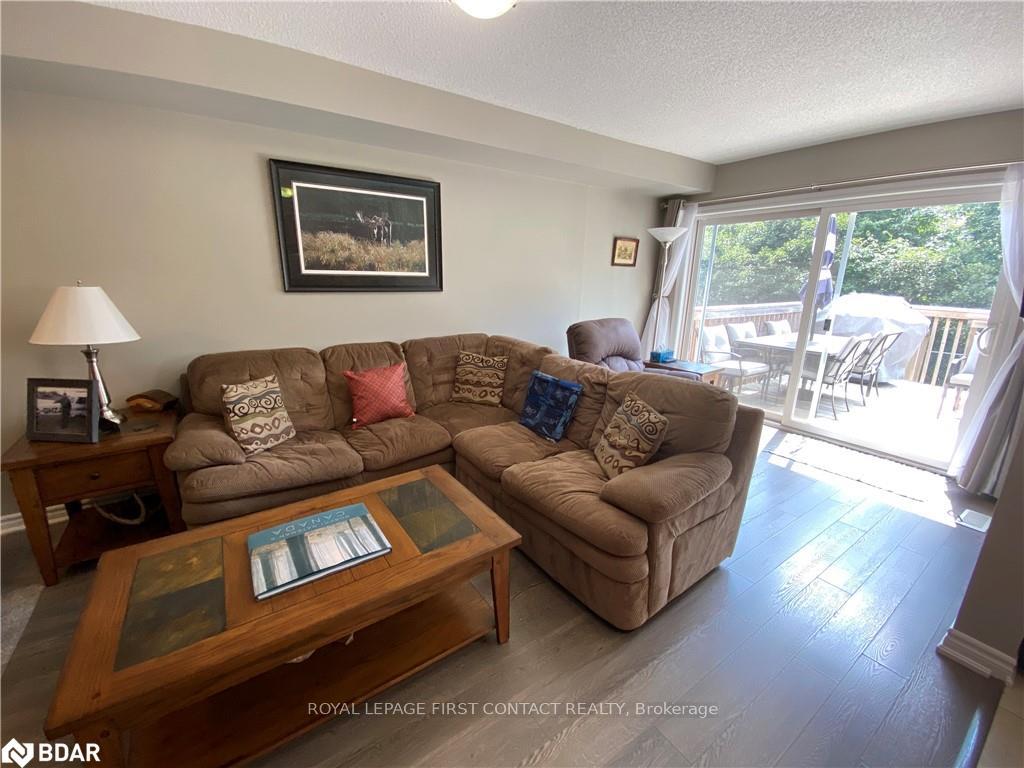 Photo 4 of 63 Sydenham, Barrie, Georgian Drive — HOMEH