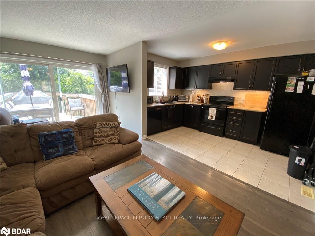 Photo 5 of 63 Sydenham, Barrie, Georgian Drive — HOMEH
