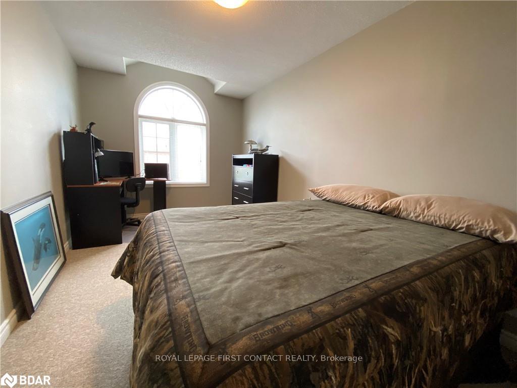 Photo 9 of 63 Sydenham, Barrie, Georgian Drive — HOMEH