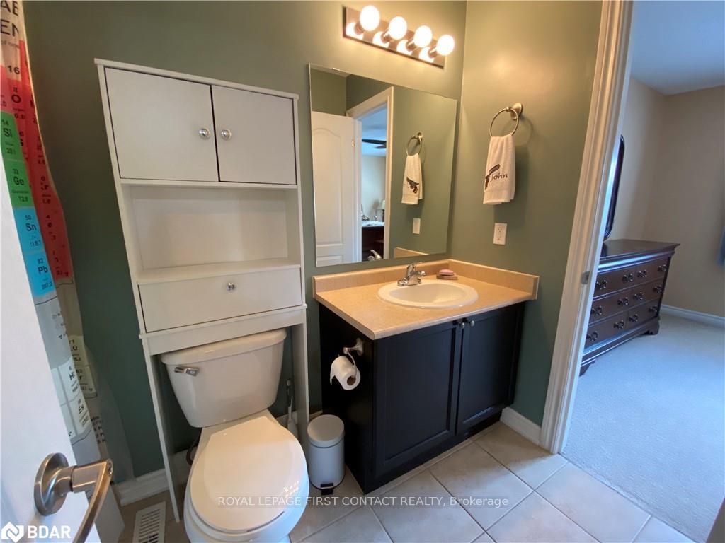 Photo 10 of 63 Sydenham, Barrie, Georgian Drive — HOMEH