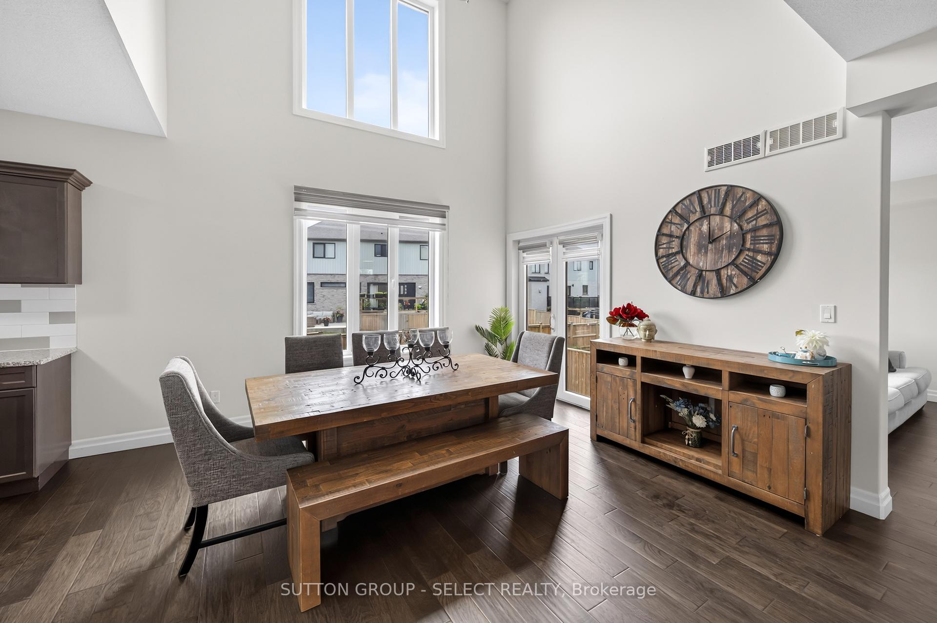 Photo 8 of 801 Superior Drive, London, North B — HOMEH