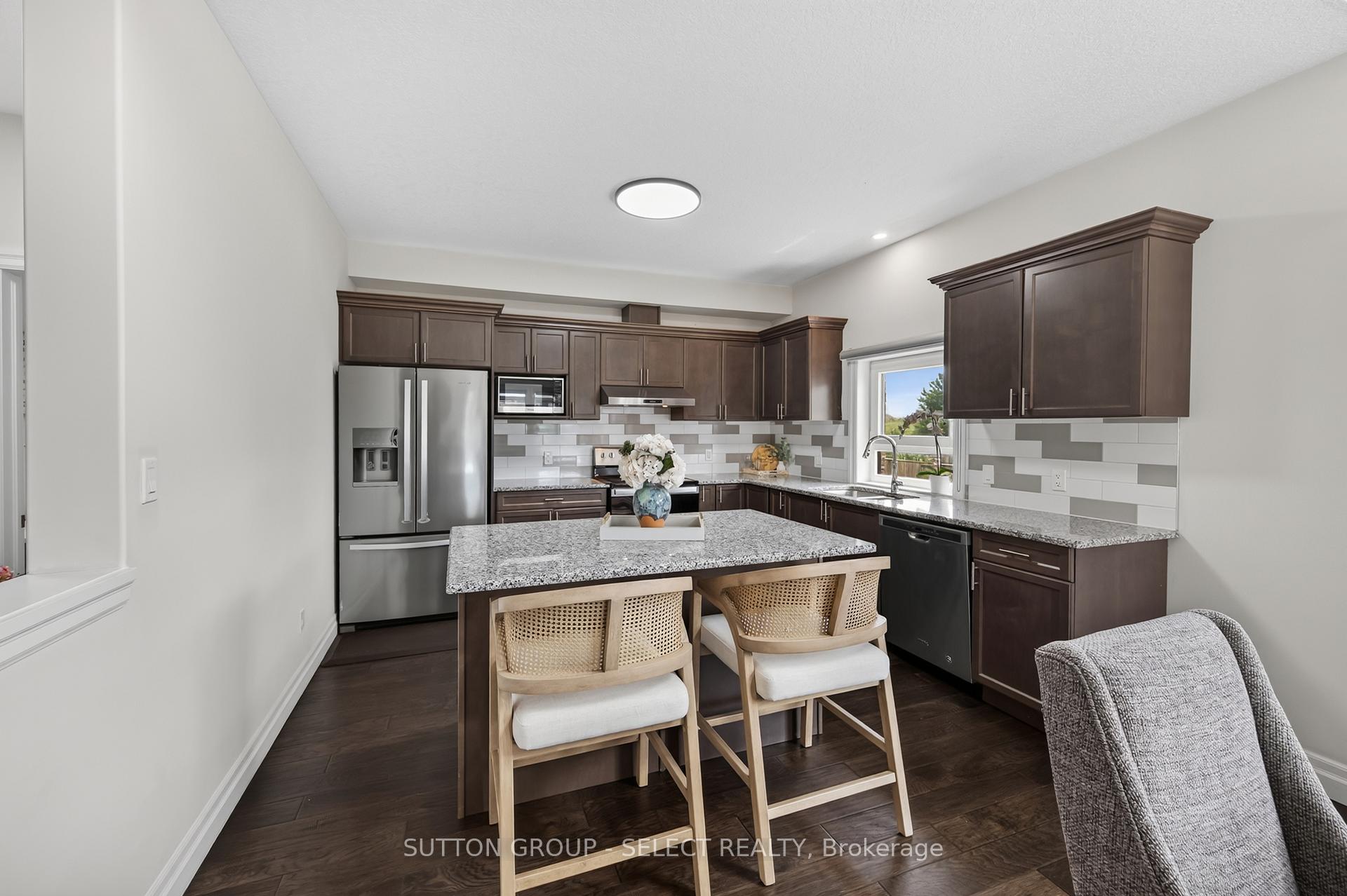 Photo 9 of 801 Superior Drive, London, North B — HOMEH