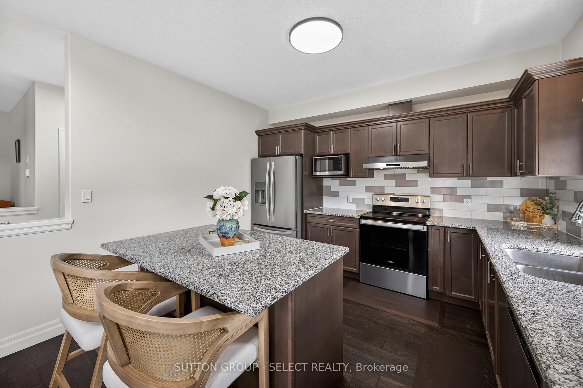 Photo 10 of 801 Superior Drive, London, North B — HOMEH