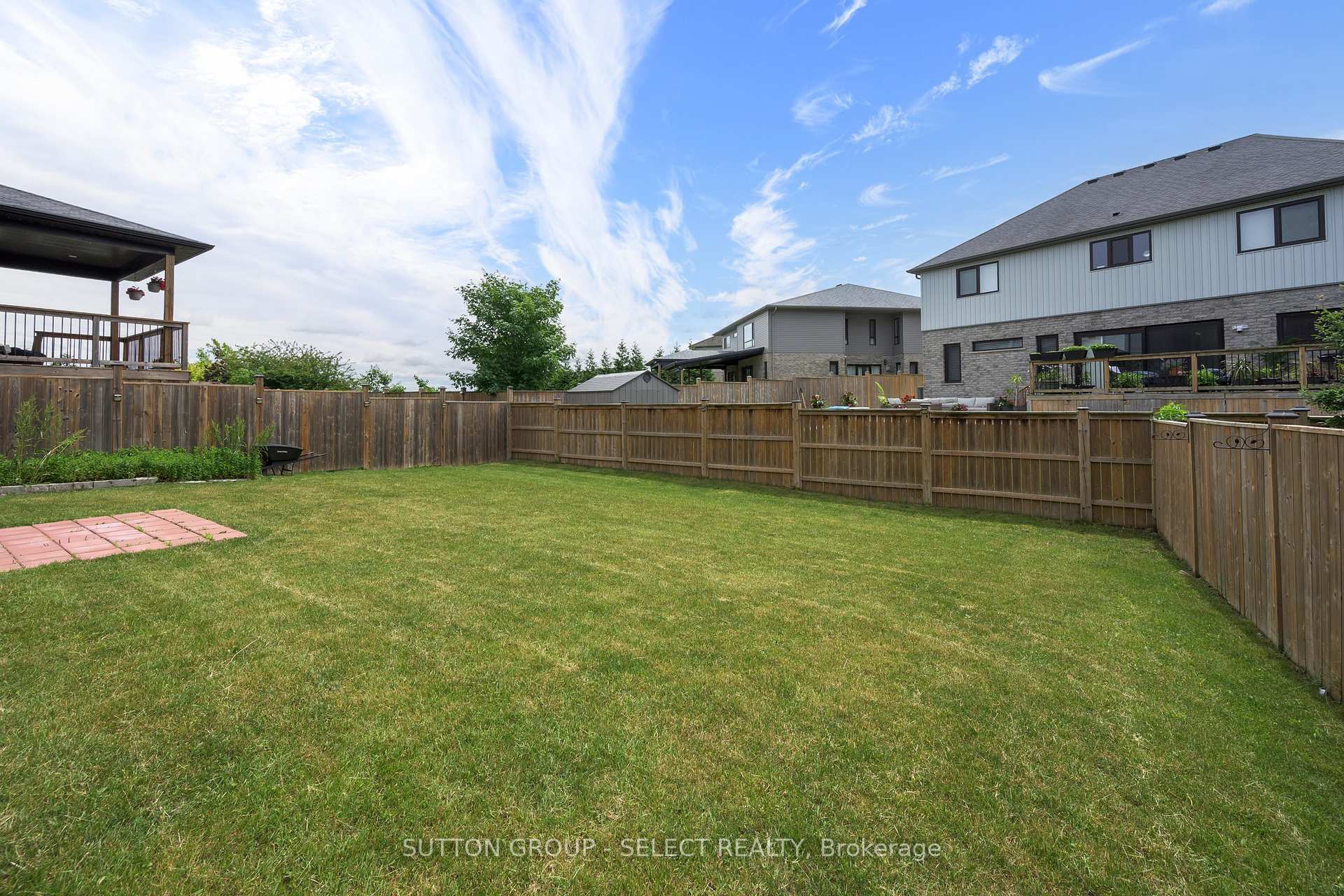 Photo 36 of 801 Superior Drive, London, North B — HOMEH