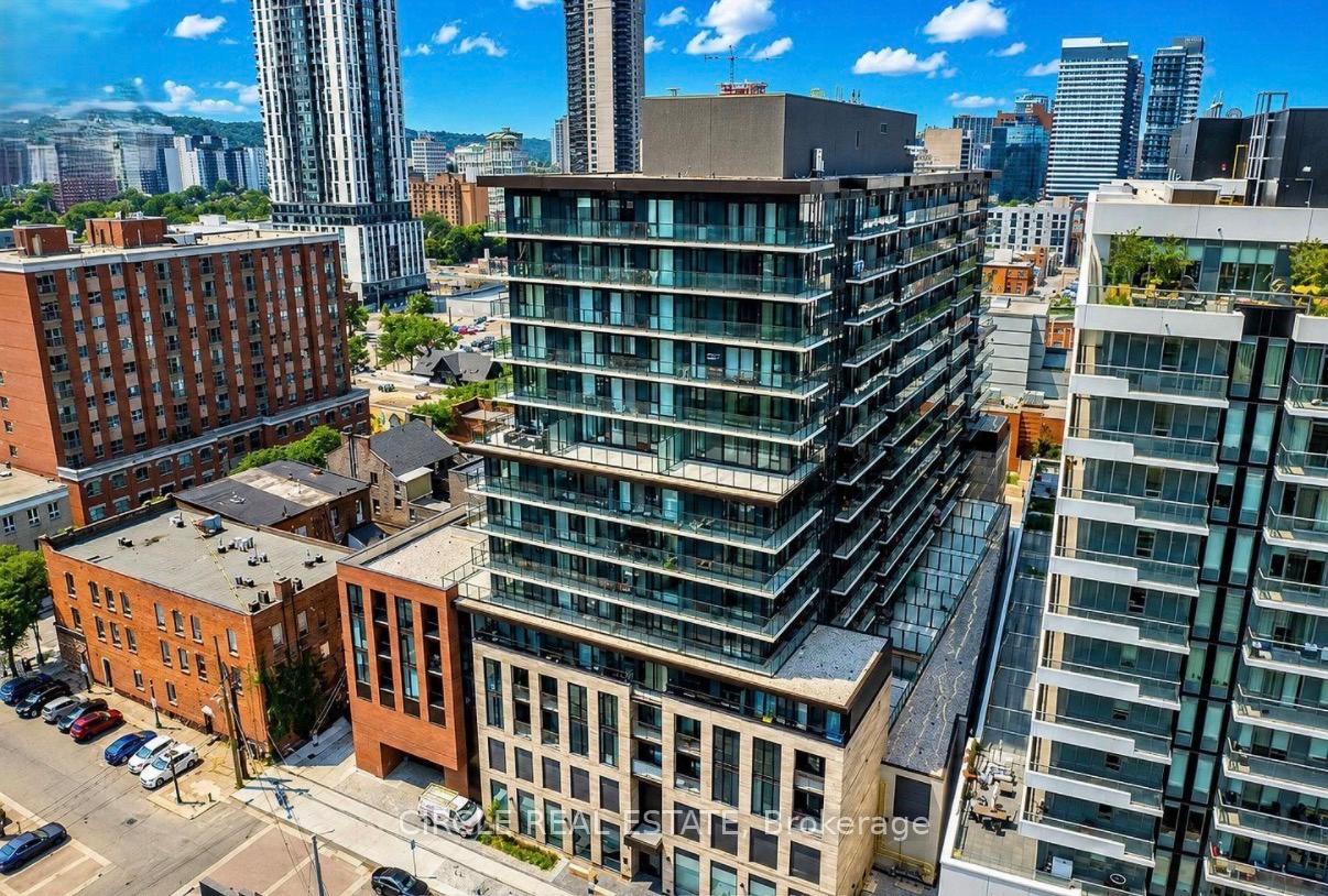 Front of Unit 827, 1 Jarvis Street