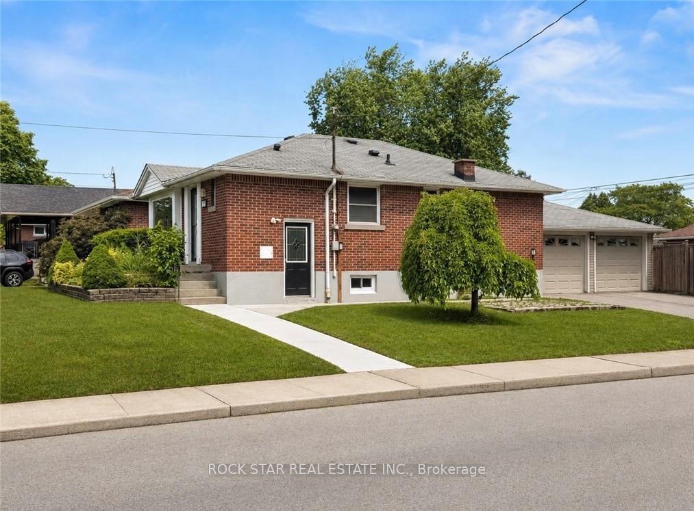 Photo 2 of 144 Winchester Boulevard, Hamilton, Hampton Heights — HOMEH