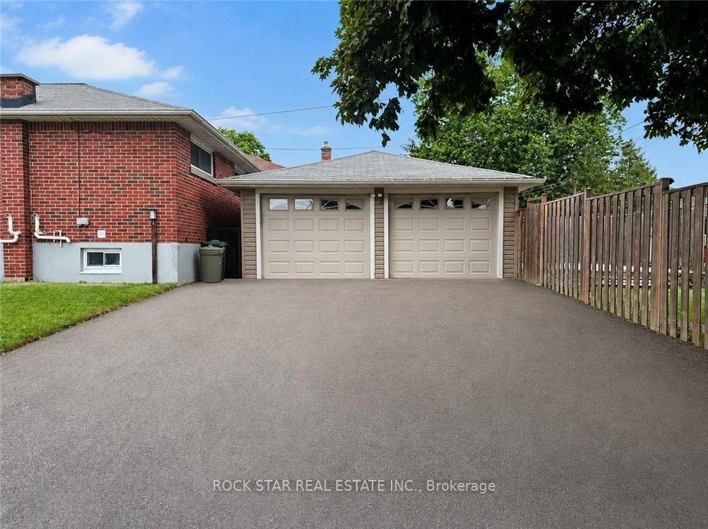 Photo 3 of 144 Winchester Boulevard, Hamilton, Hampton Heights — HOMEH