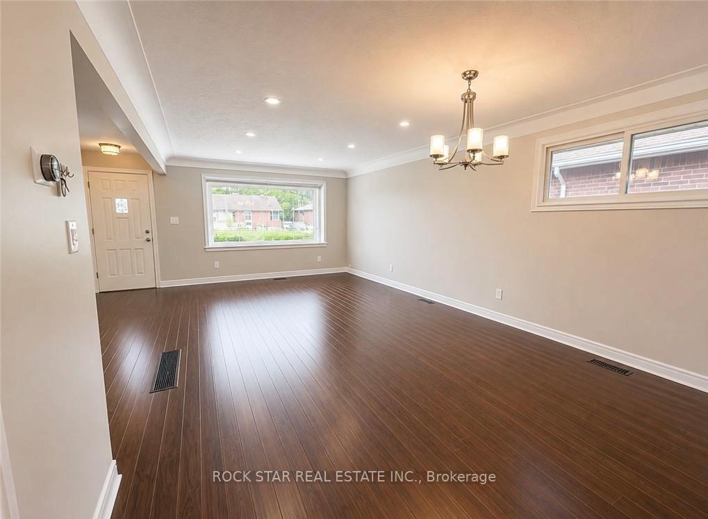Photo 11 of 144 Winchester Boulevard, Hamilton, Hampton Heights — HOMEH