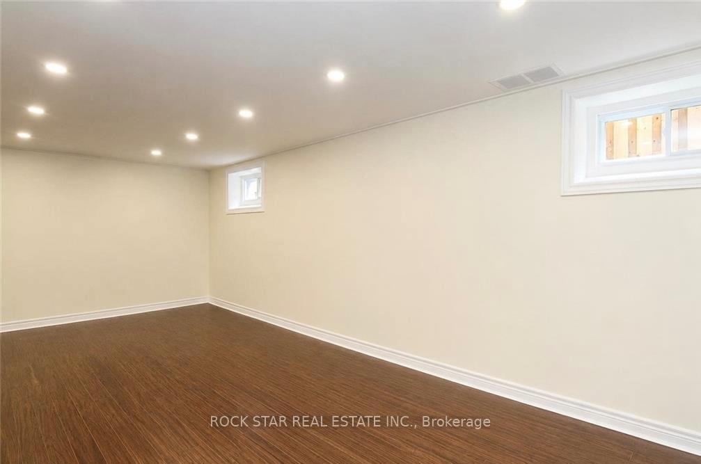 Photo 16 of 144 Winchester Boulevard, Hamilton, Hampton Heights — HOMEH