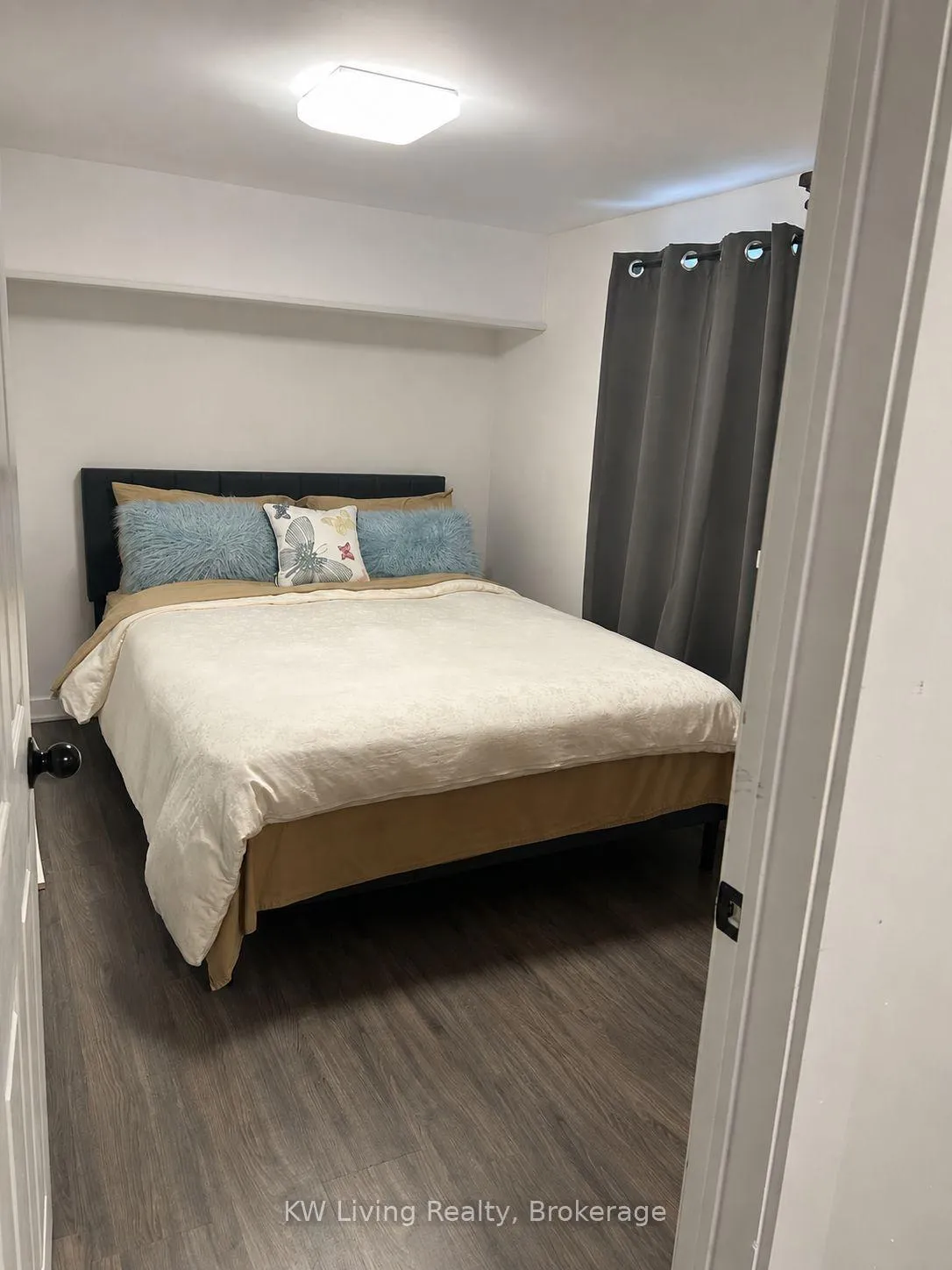 Photo 2 of Unit Lower, 7 Glass Drive, Aurora, Aurora Highlands — HOMEH