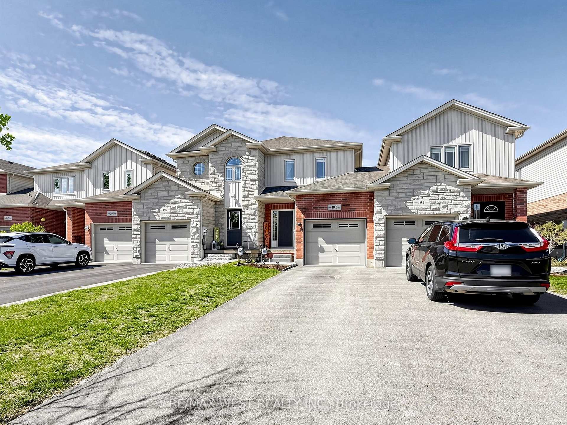 Photo 1 of 195 Banting Crescent, Essa, Angus — HOMEH