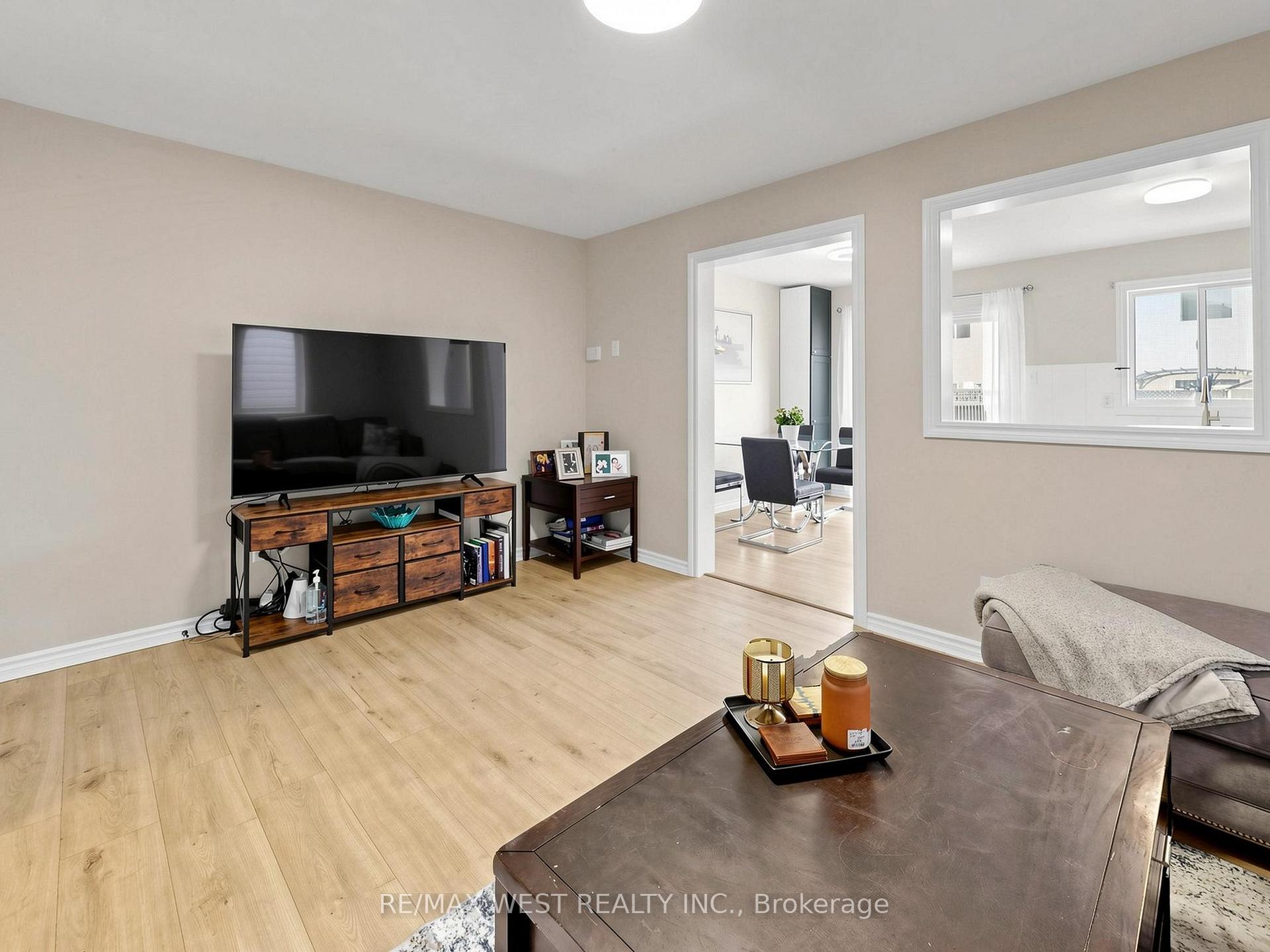 Photo 6 of 195 Banting Crescent, Essa, Angus — HOMEH