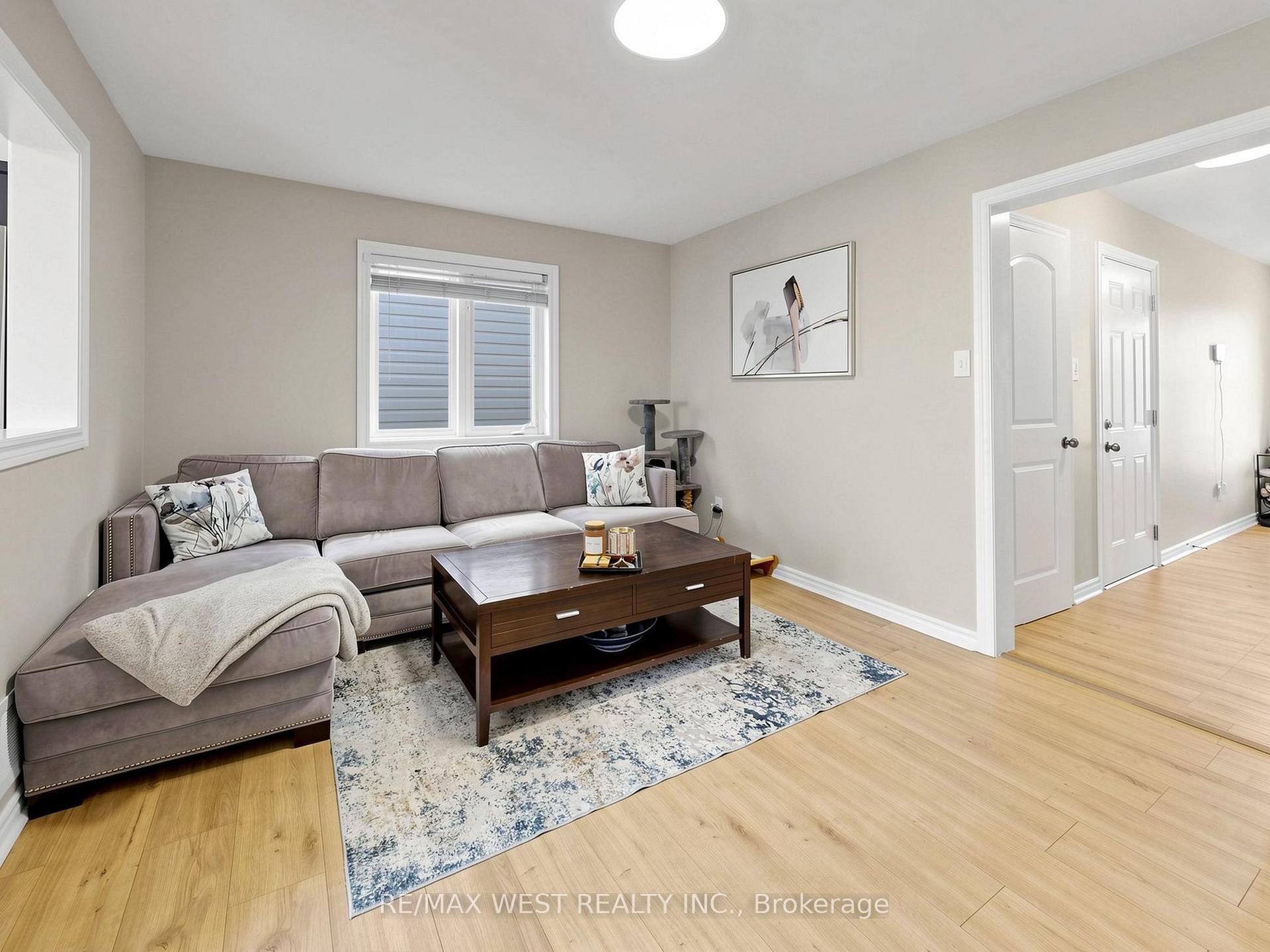 Photo 7 of 195 Banting Crescent, Essa, Angus — HOMEH