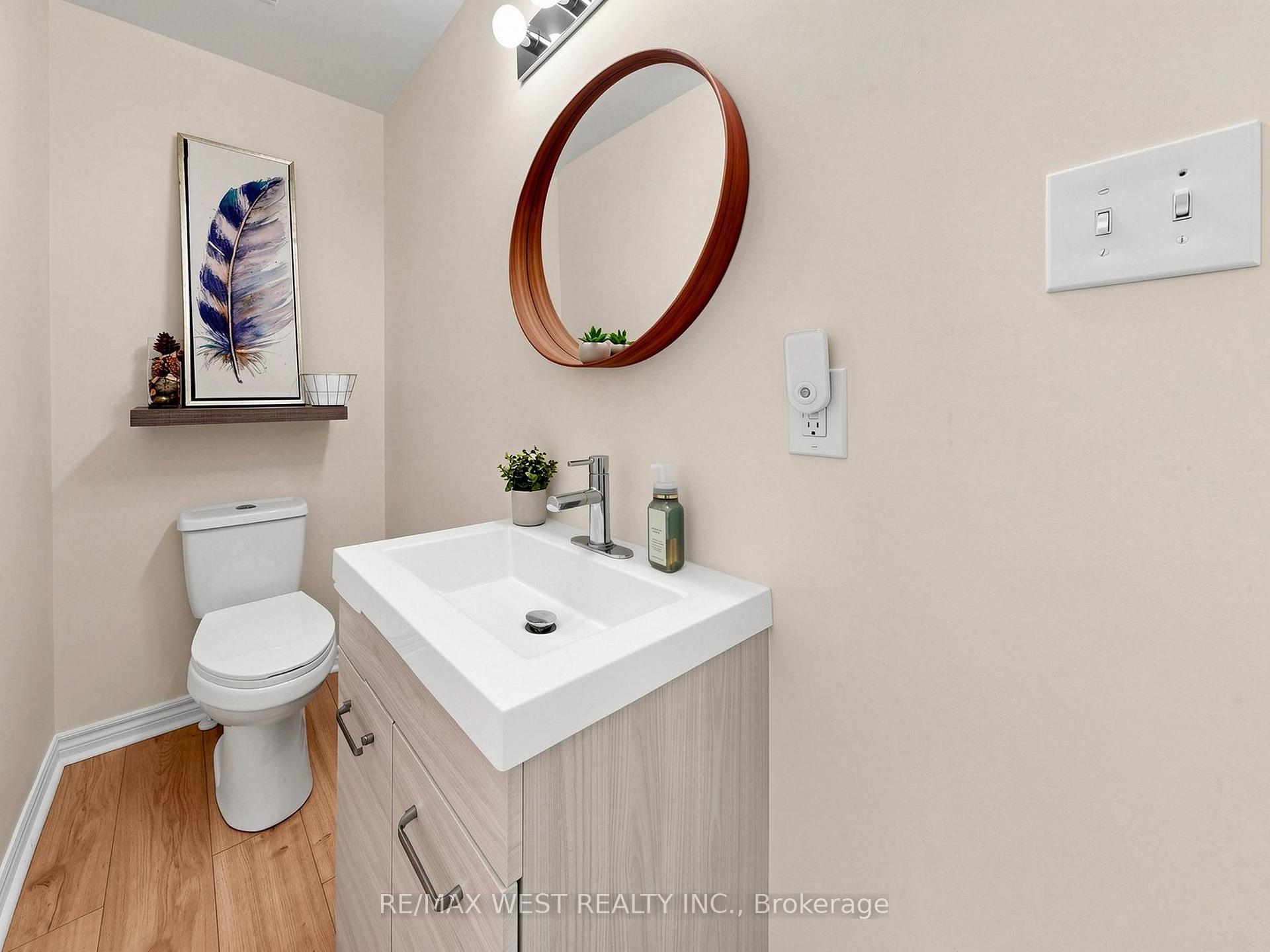 Photo 8 of 195 Banting Crescent, Essa, Angus — HOMEH