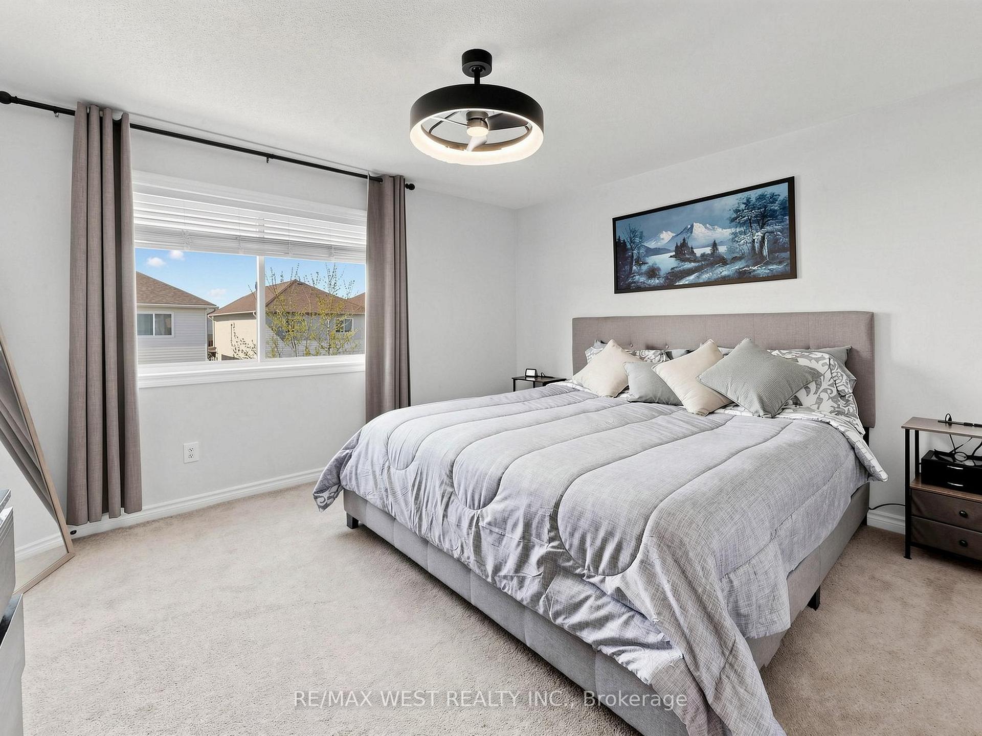 Photo 12 of 195 Banting Crescent, Essa, Angus — HOMEH
