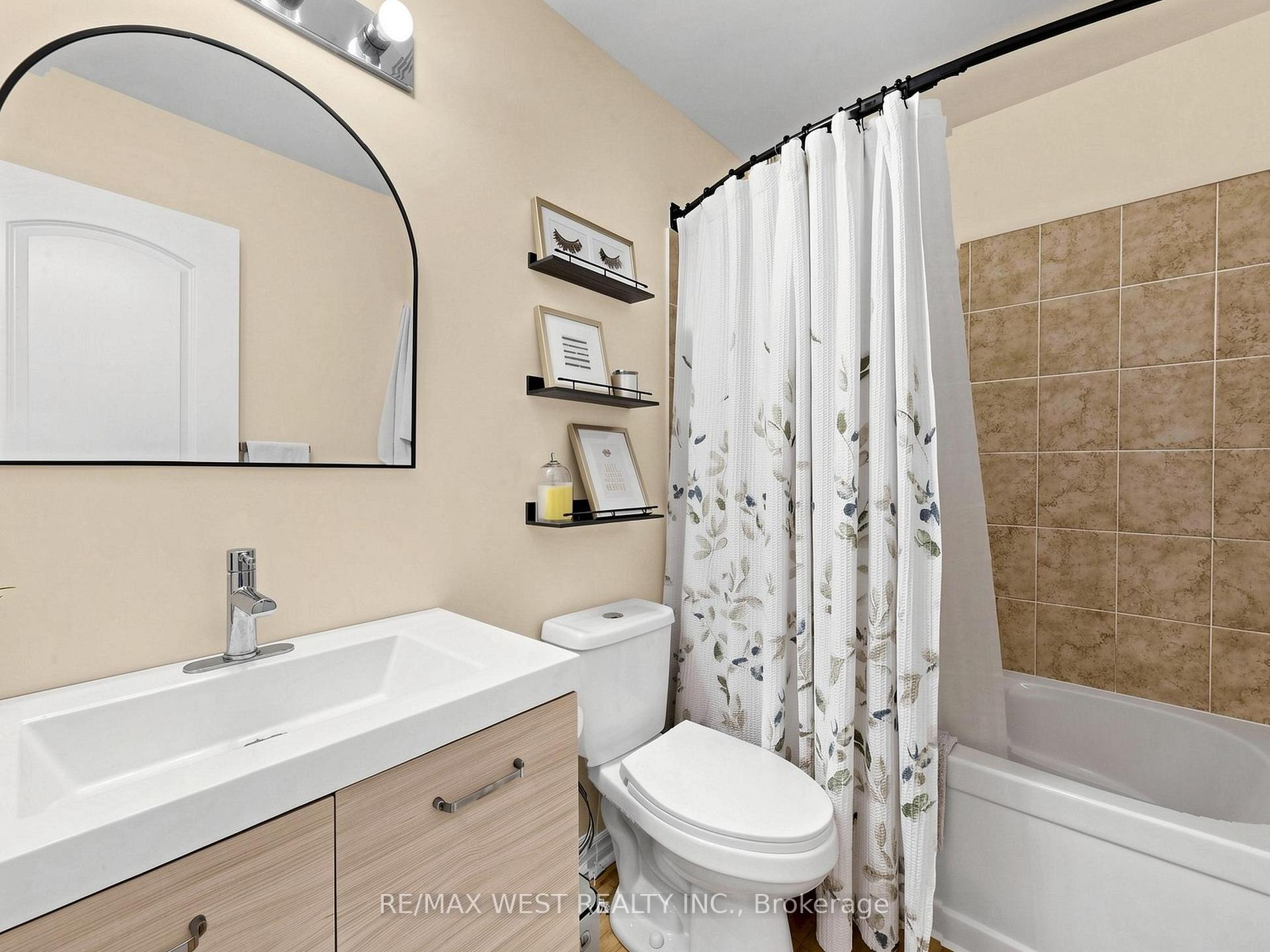 Photo 14 of 195 Banting Crescent, Essa, Angus — HOMEH