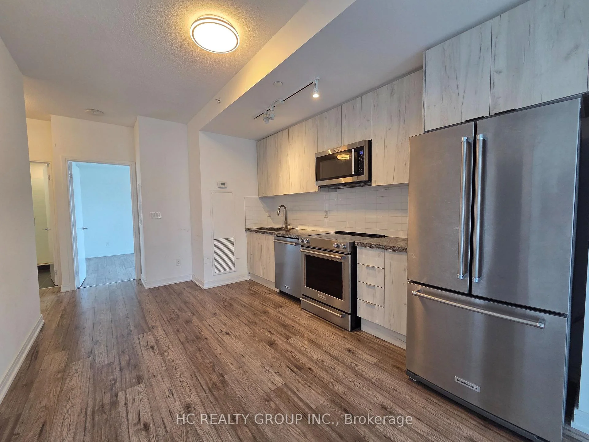 Photo 11 of Unit 605, 621 Sheppard Avenue E, North York, Bayview Village — HOMEH