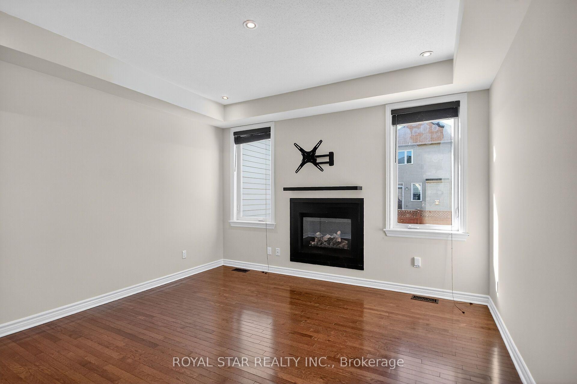 Photo 5 of 272 Broxburn Crescent, Ottawa, Barrhaven - Heritage Park — HOMEH
