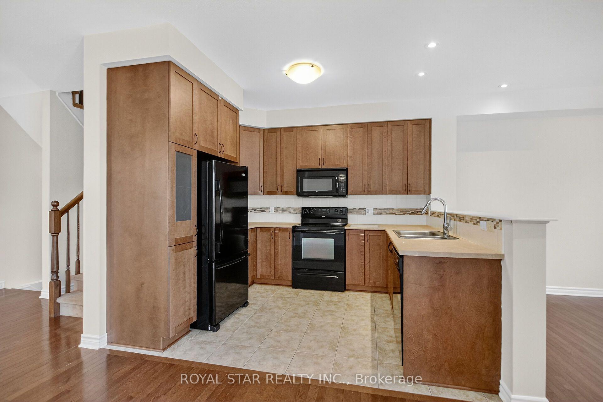Photo 10 of 272 Broxburn Crescent, Ottawa, Barrhaven - Heritage Park — HOMEH