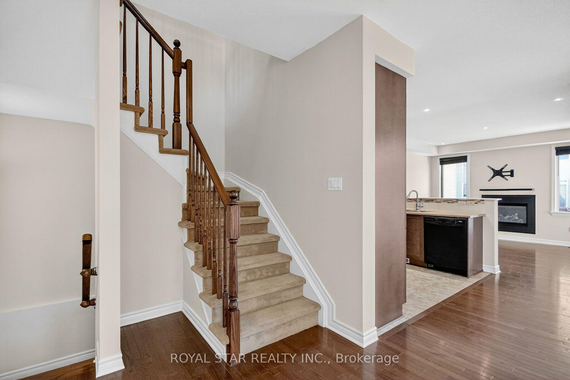 Photo 13 of 272 Broxburn Crescent, Ottawa, Barrhaven - Heritage Park — HOMEH