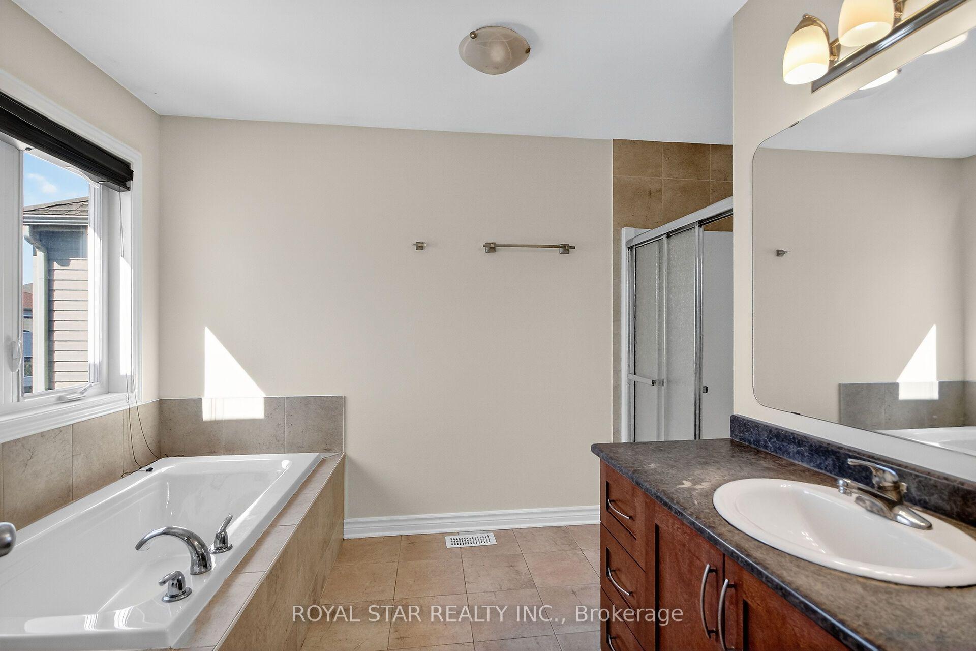 Photo 16 of 272 Broxburn Crescent, Ottawa, Barrhaven - Heritage Park — HOMEH