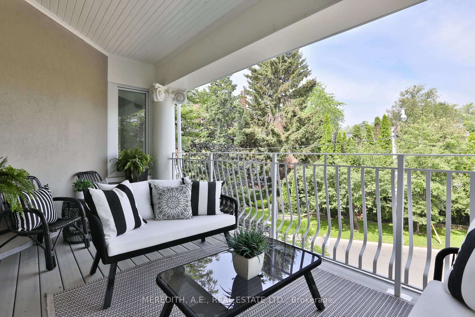 Photo 3 of Unit 203, 75 Crescent Road, Toronto, Rosedale-Moore Park — HOMEH